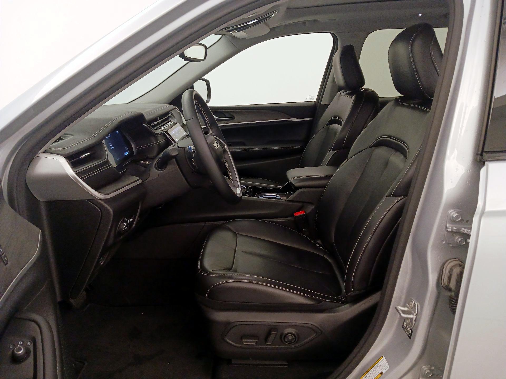 Thumbnail: 2021 Jeep Grand Cherokee L - 11