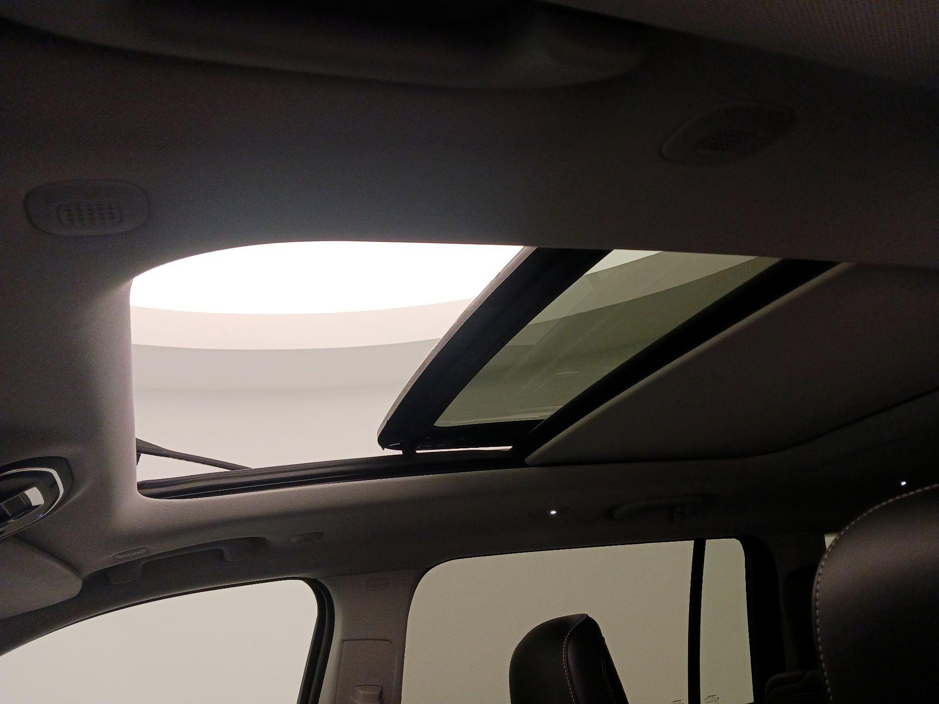 Thumbnail: 2021 Jeep Grand Cherokee L - 20