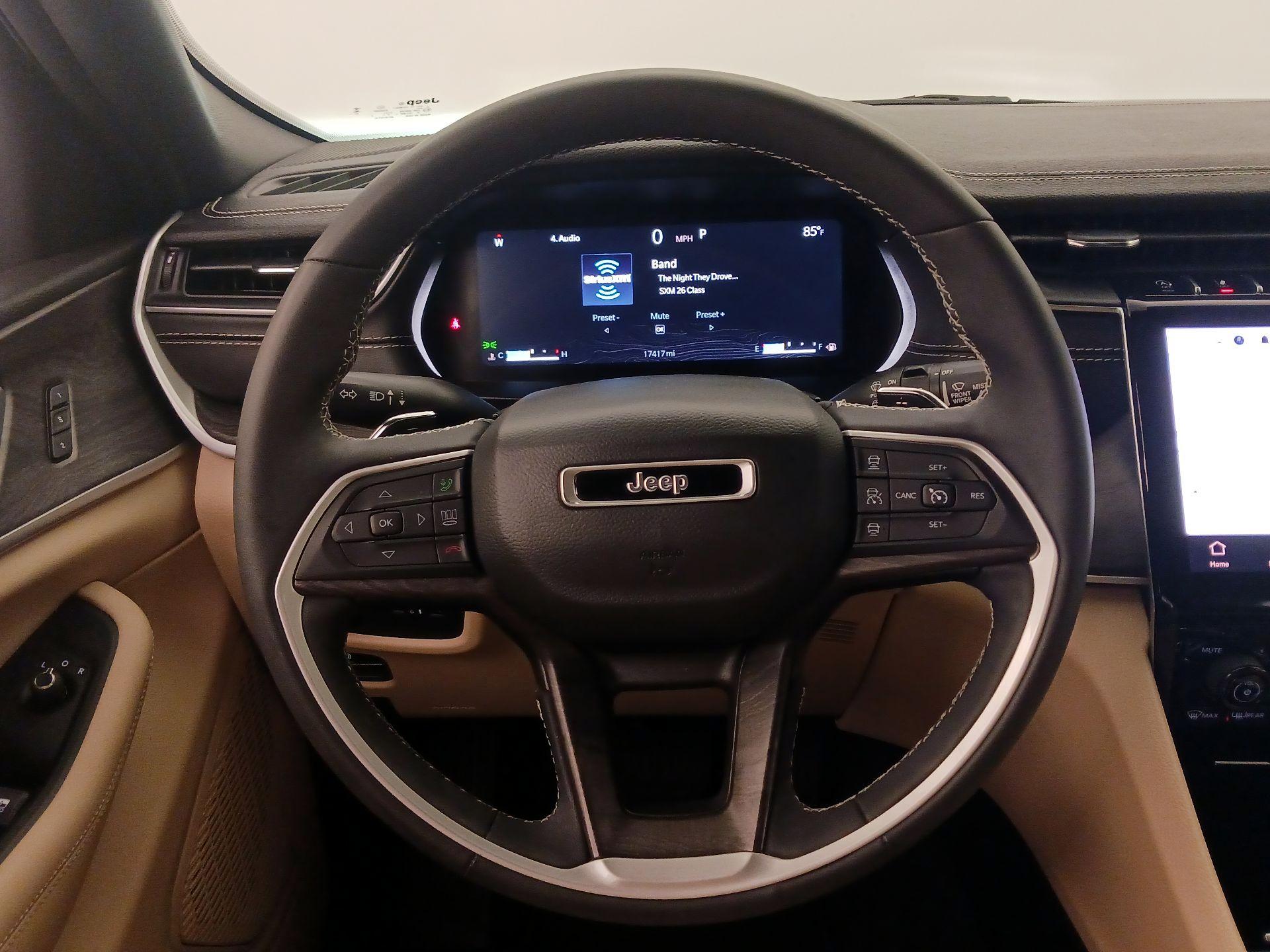 Thumbnail: 2023 Jeep Grand Cherokee - 10