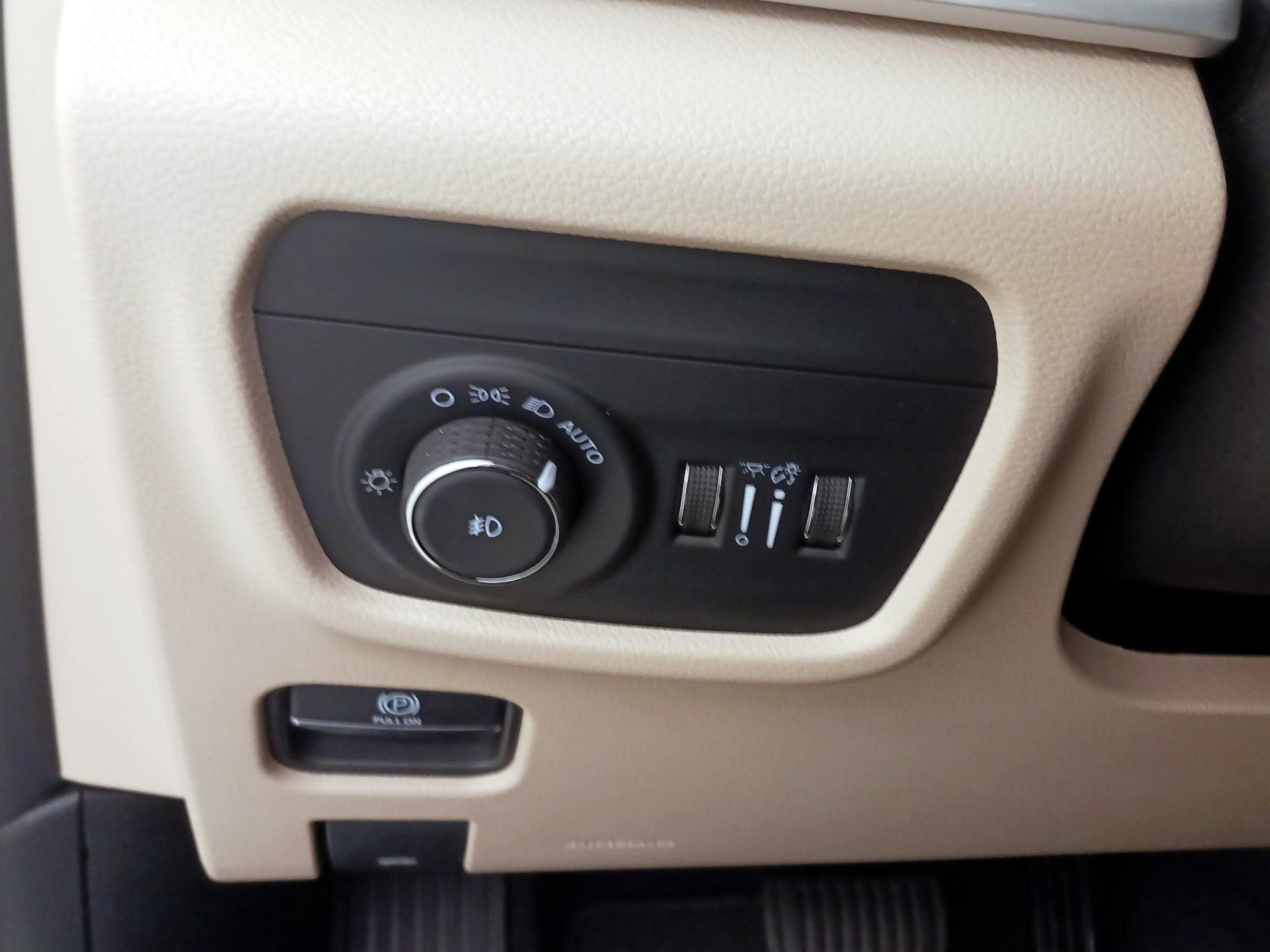 Thumbnail: 2023 Jeep Grand Cherokee - 13