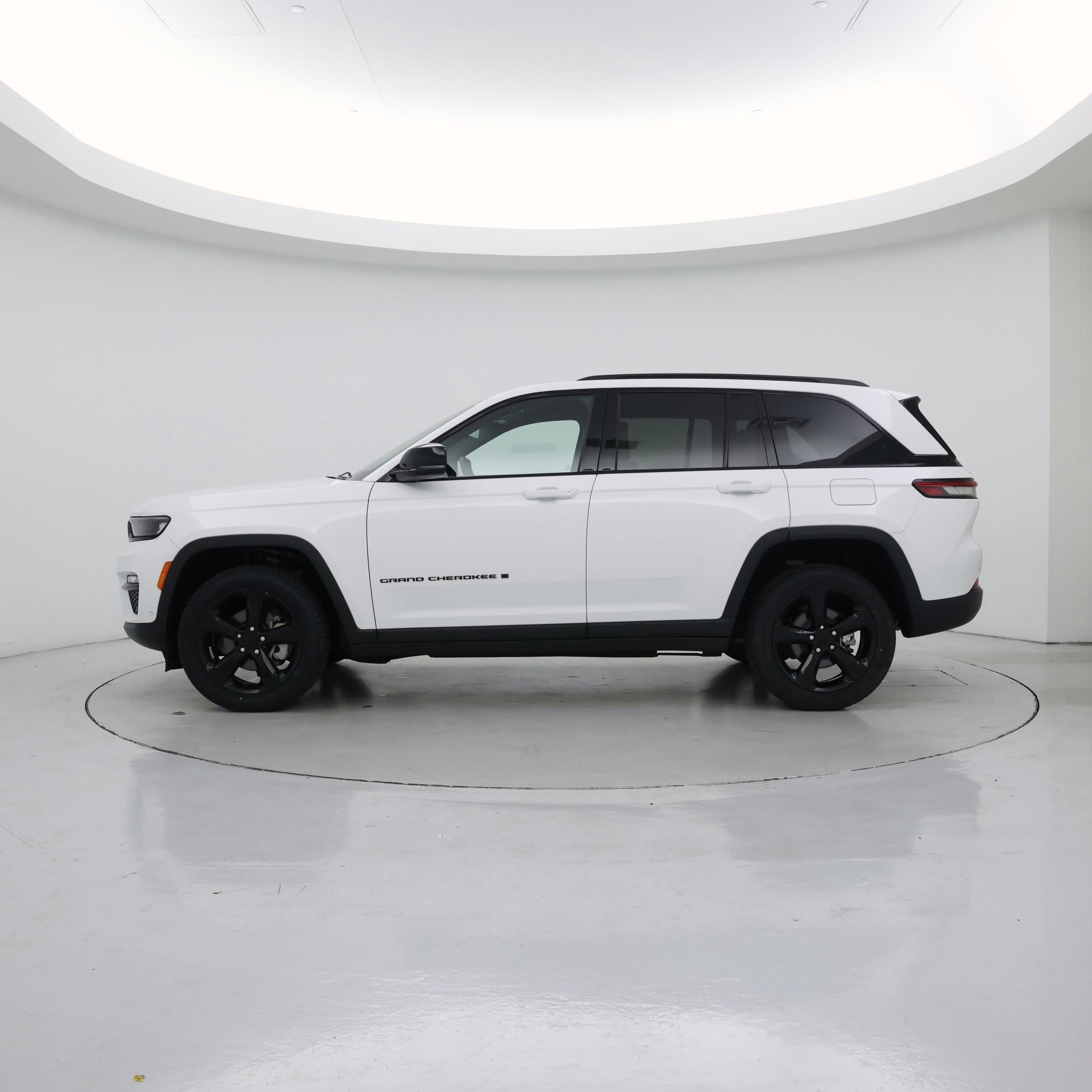 Thumbnail: 2023 Jeep Grand Cherokee - 3
