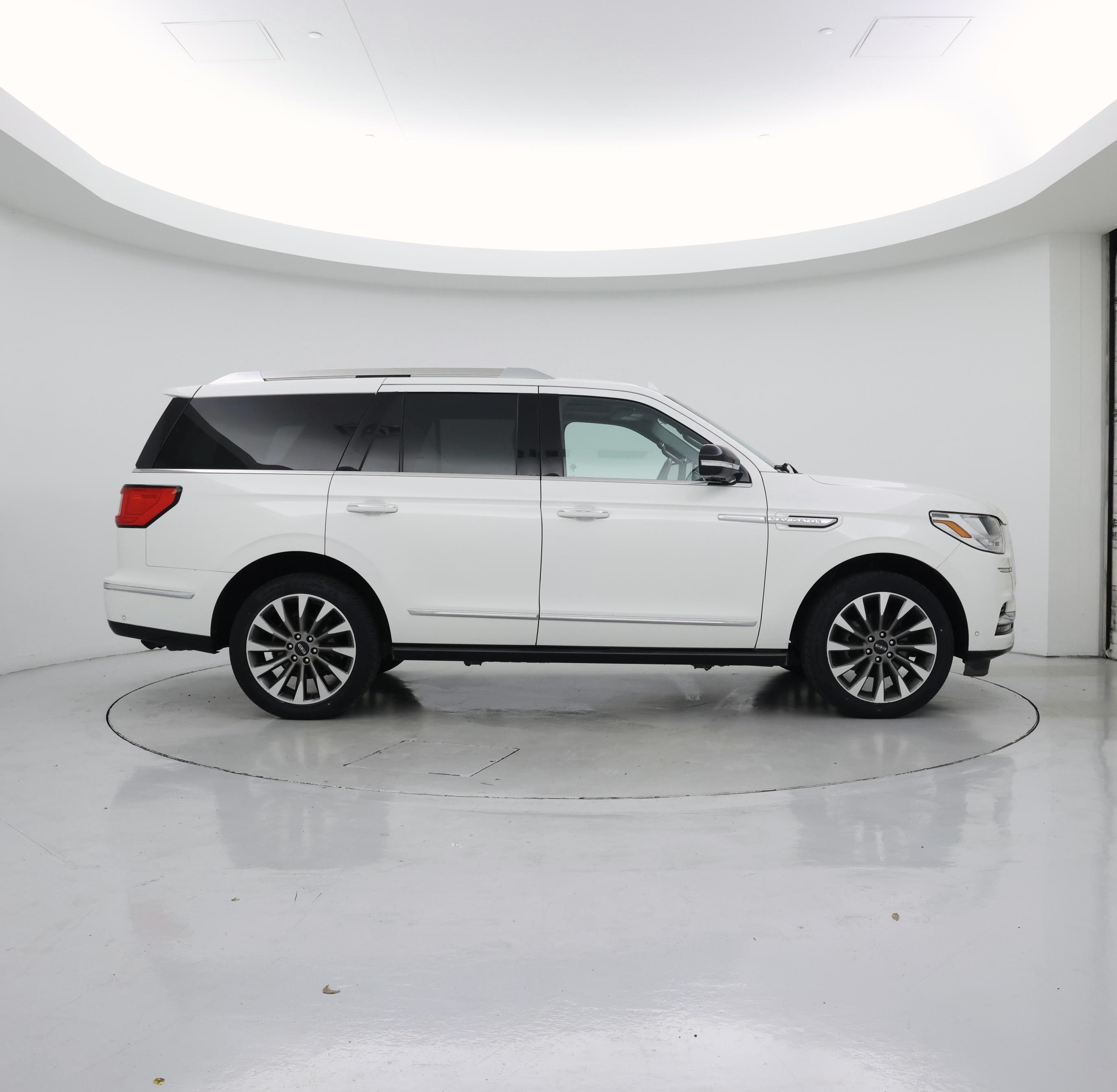 Thumbnail: 2021 Lincoln Navigator - 7