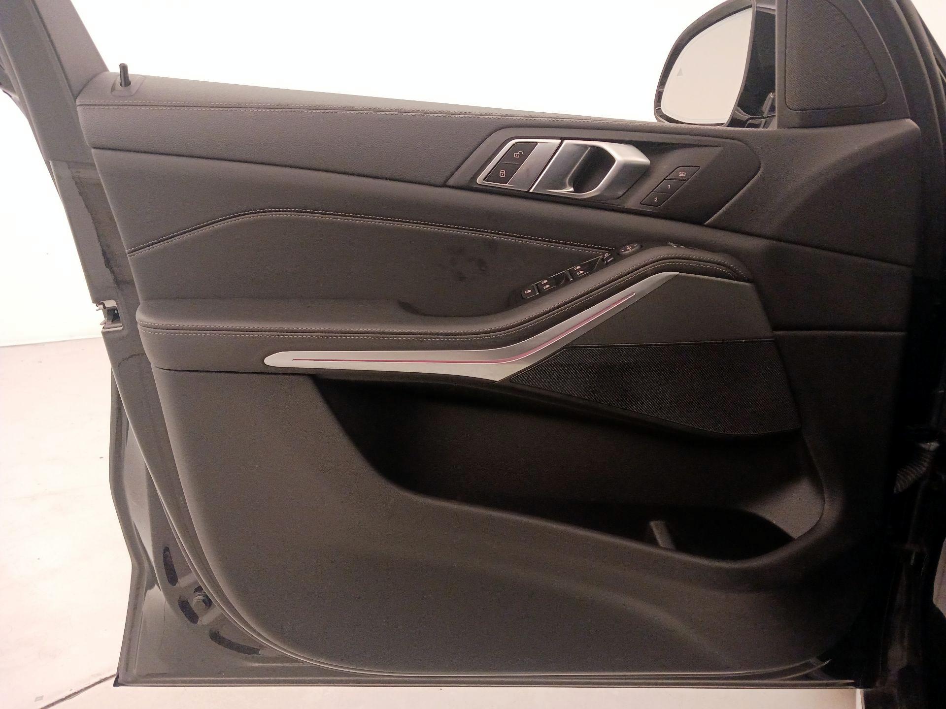 Thumbnail: 2023 BMW X5 - 12