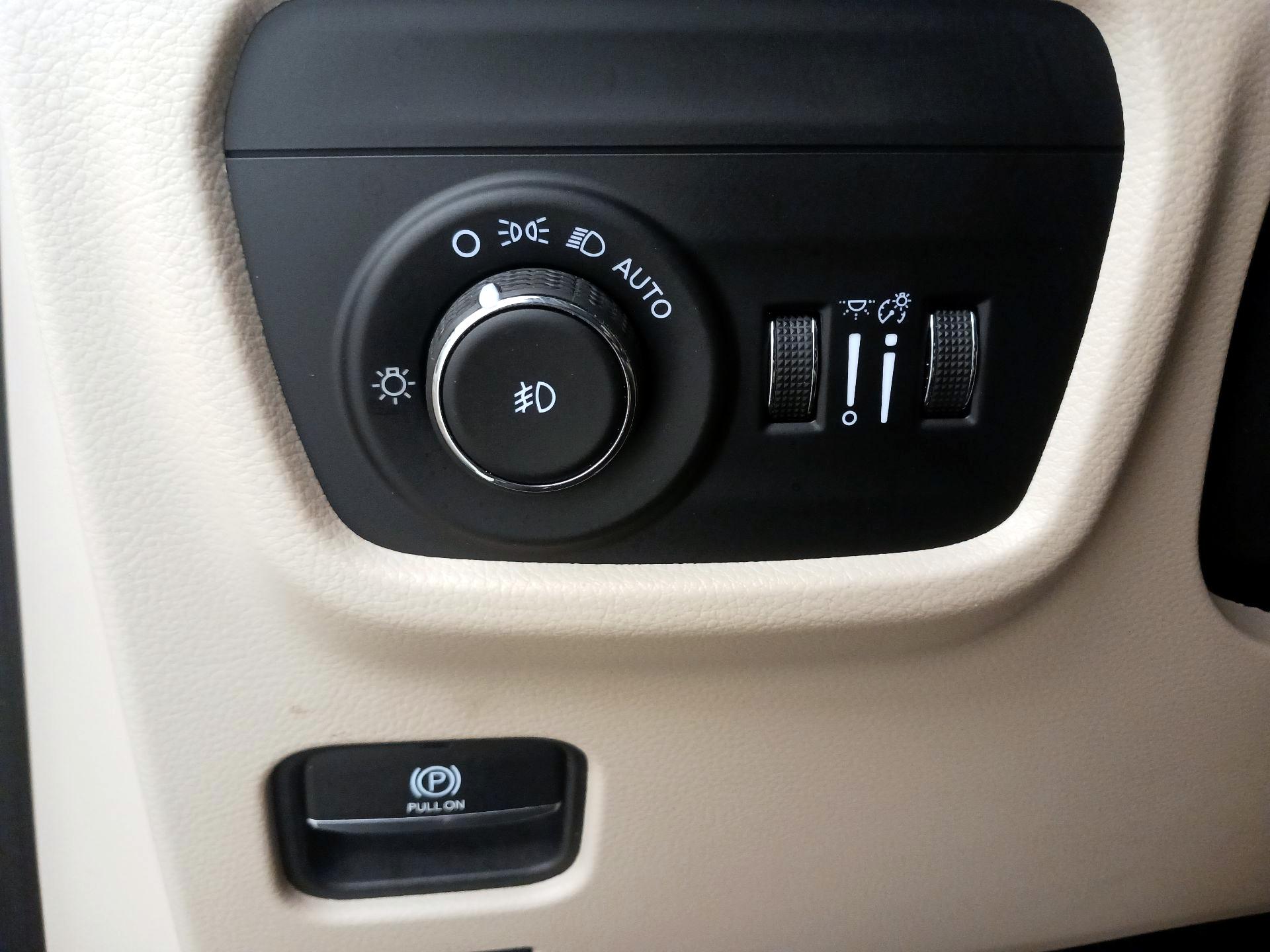 Thumbnail: 2023 Jeep Grand Cherokee - 13