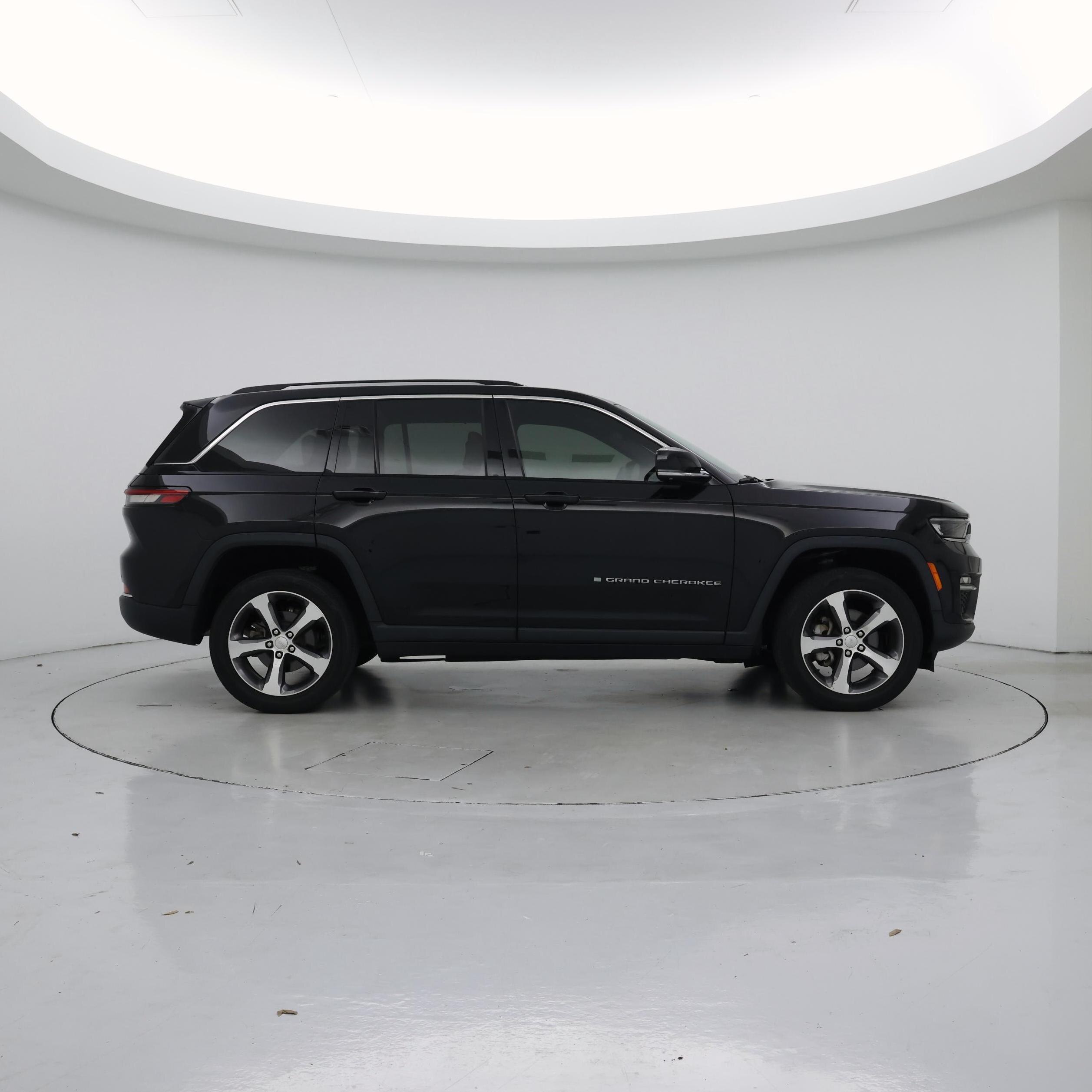 Thumbnail: 2023 Jeep Grand Cherokee - 7