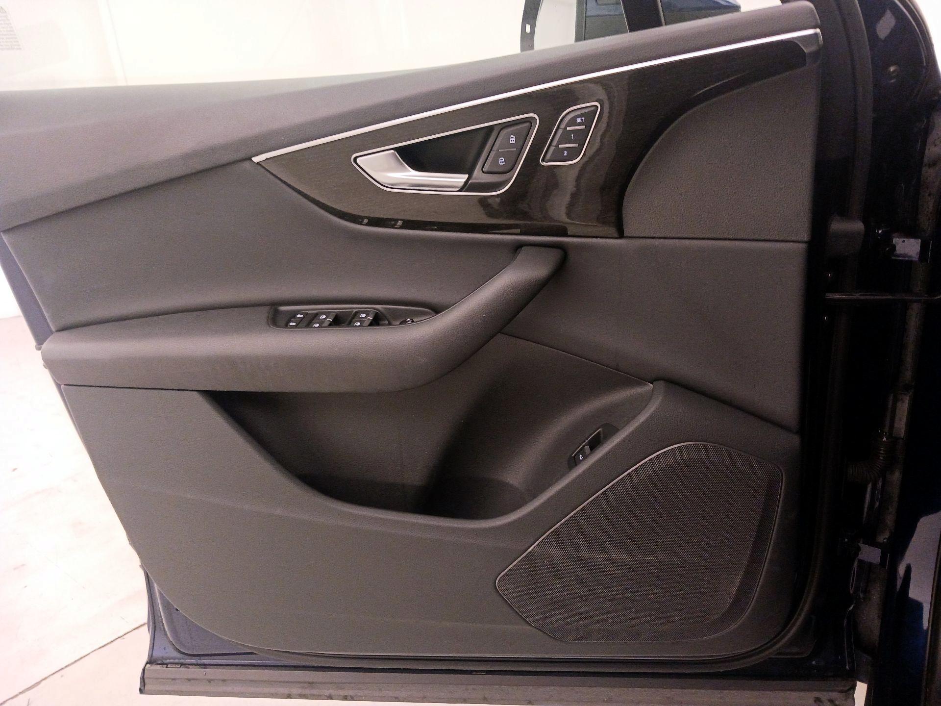 Thumbnail: 2022 Audi Q7 - 12