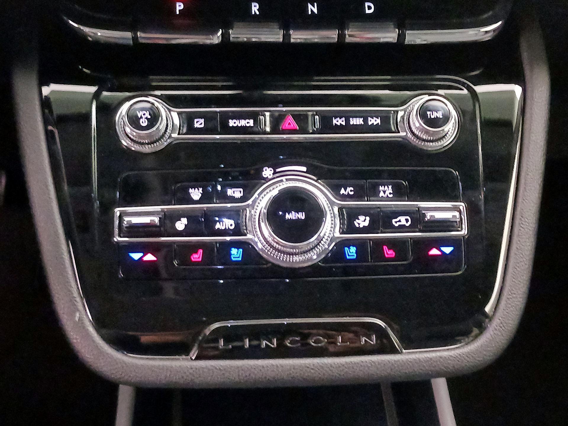 Thumbnail: 2022 Lincoln Corsair - 17