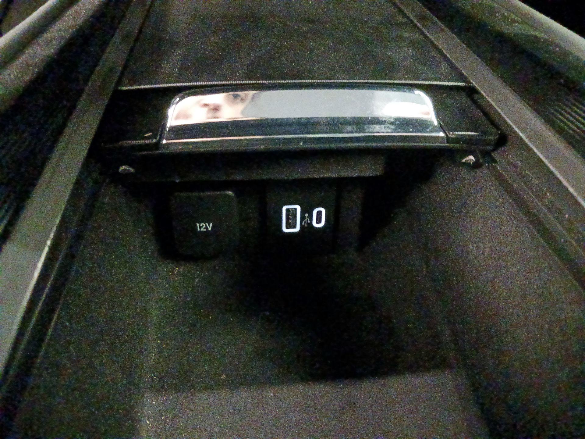 Thumbnail: 2022 Lincoln Corsair - 19