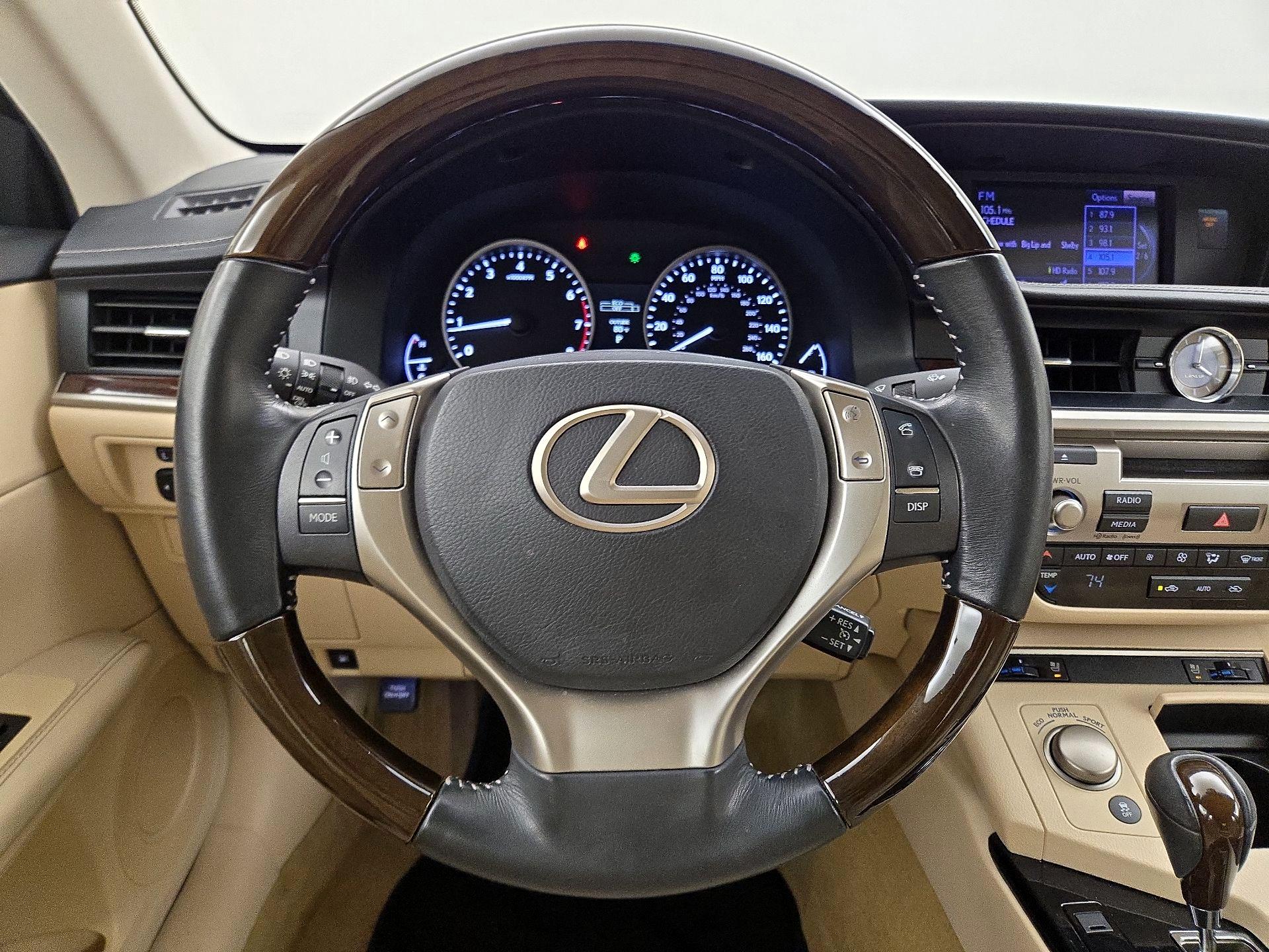 Thumbnail: 2014 Lexus ES - 10