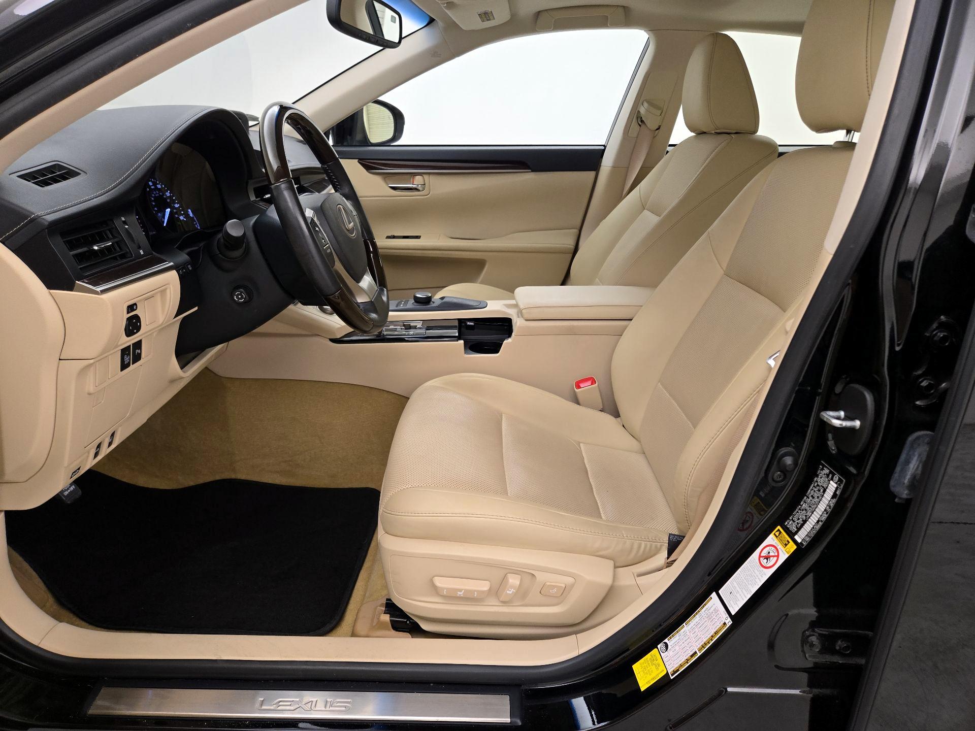 Thumbnail: 2014 Lexus ES - 11