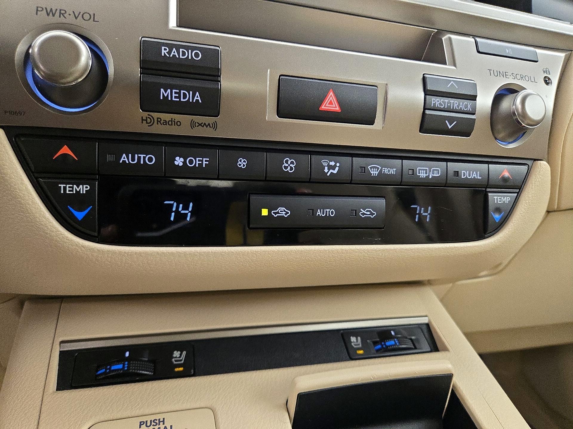 Thumbnail: 2014 Lexus ES - 16