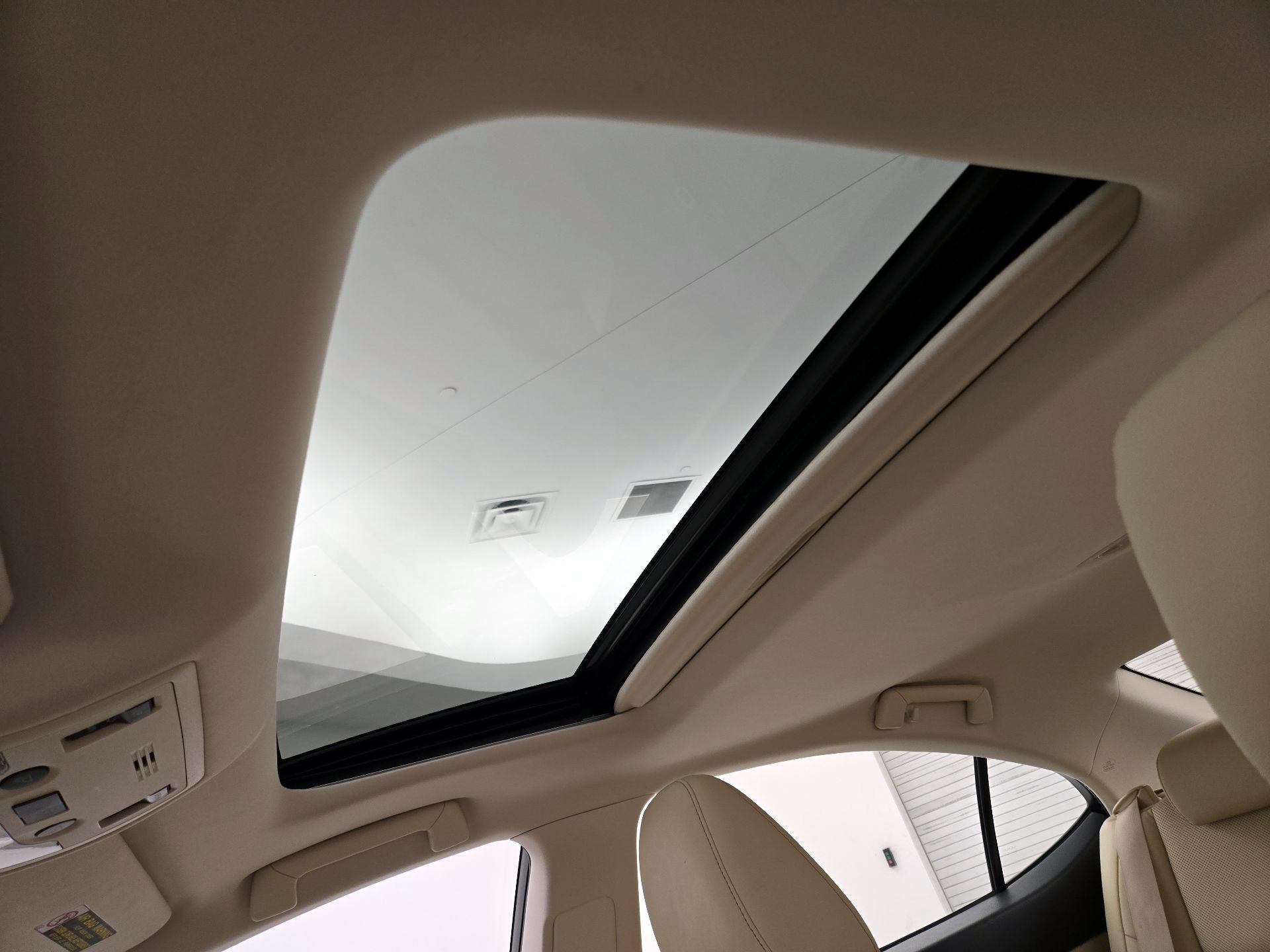 Thumbnail: 2014 Lexus ES - 19