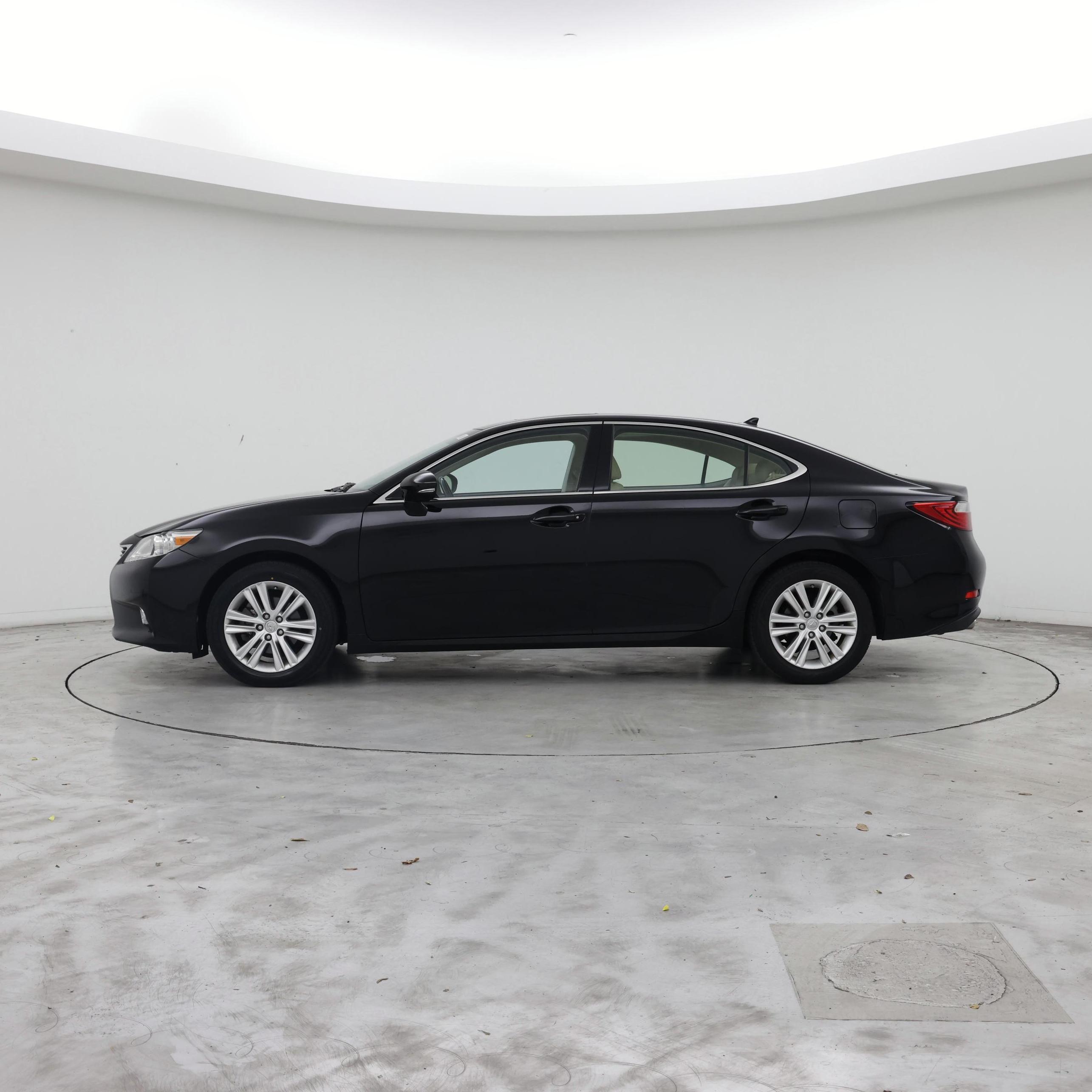 Thumbnail: 2014 Lexus ES - 3