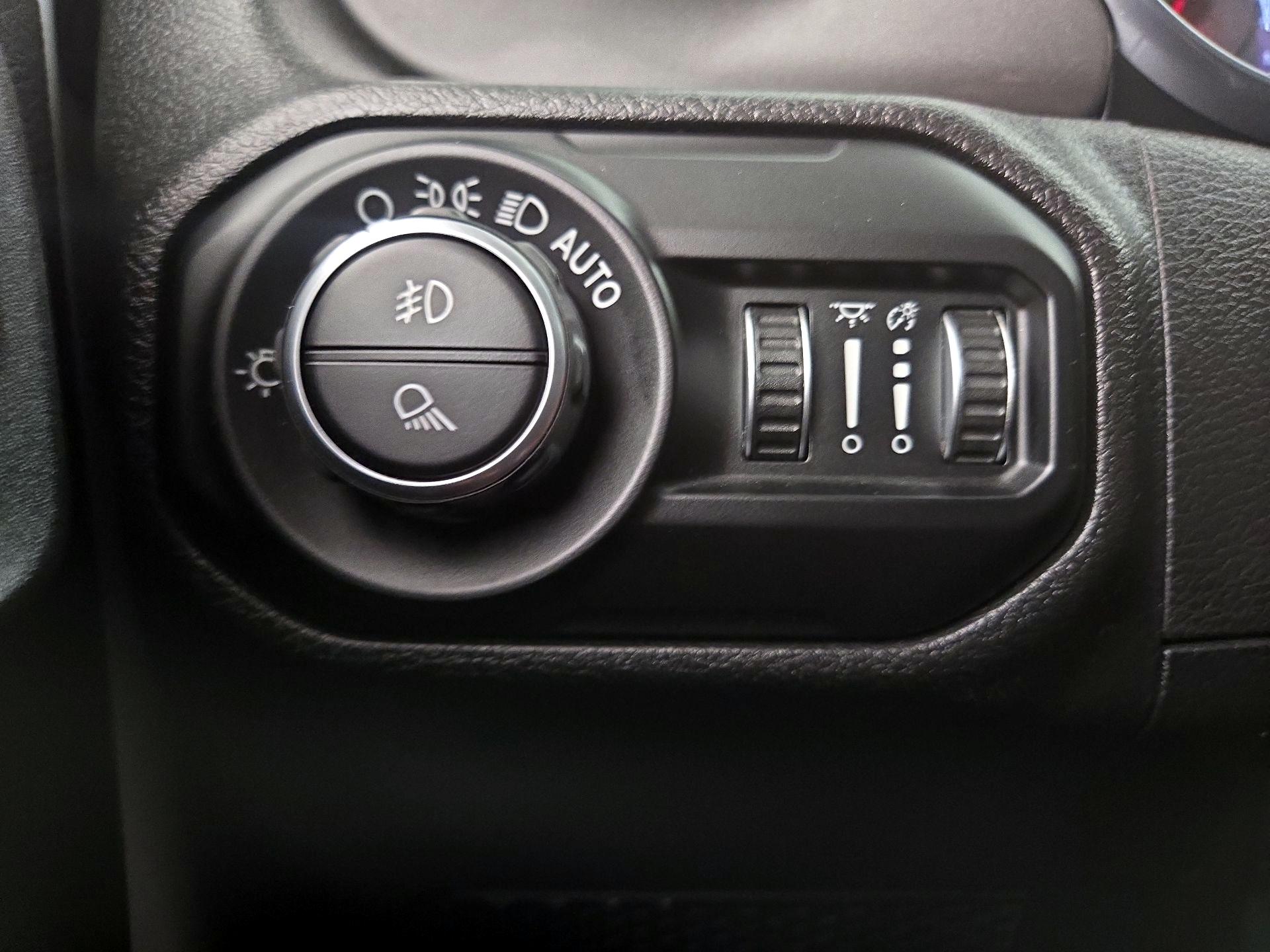 Thumbnail: 2020 Jeep Gladiator - 13