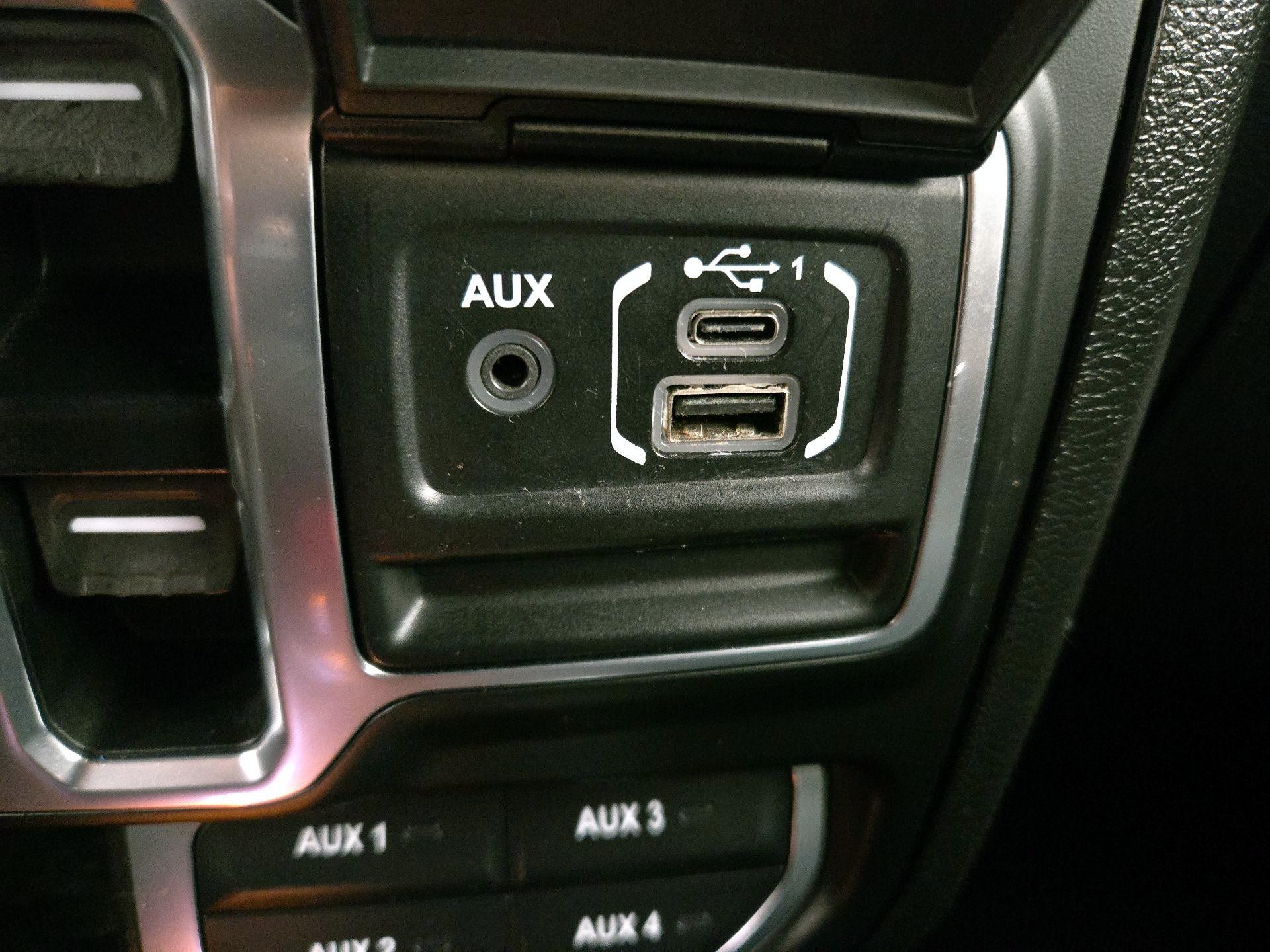 Thumbnail: 2020 Jeep Gladiator - 18