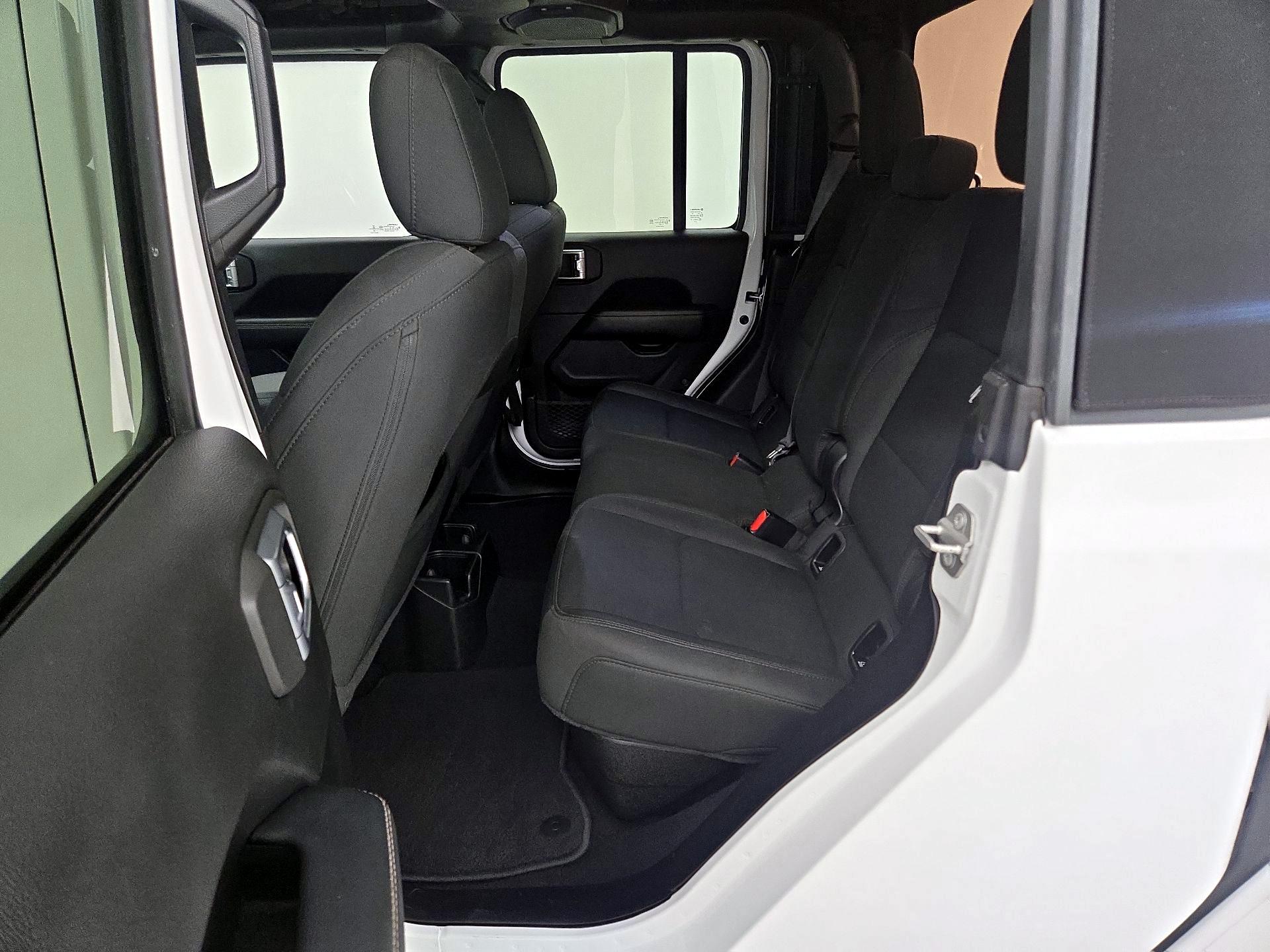 Thumbnail: 2020 Jeep Gladiator - 19