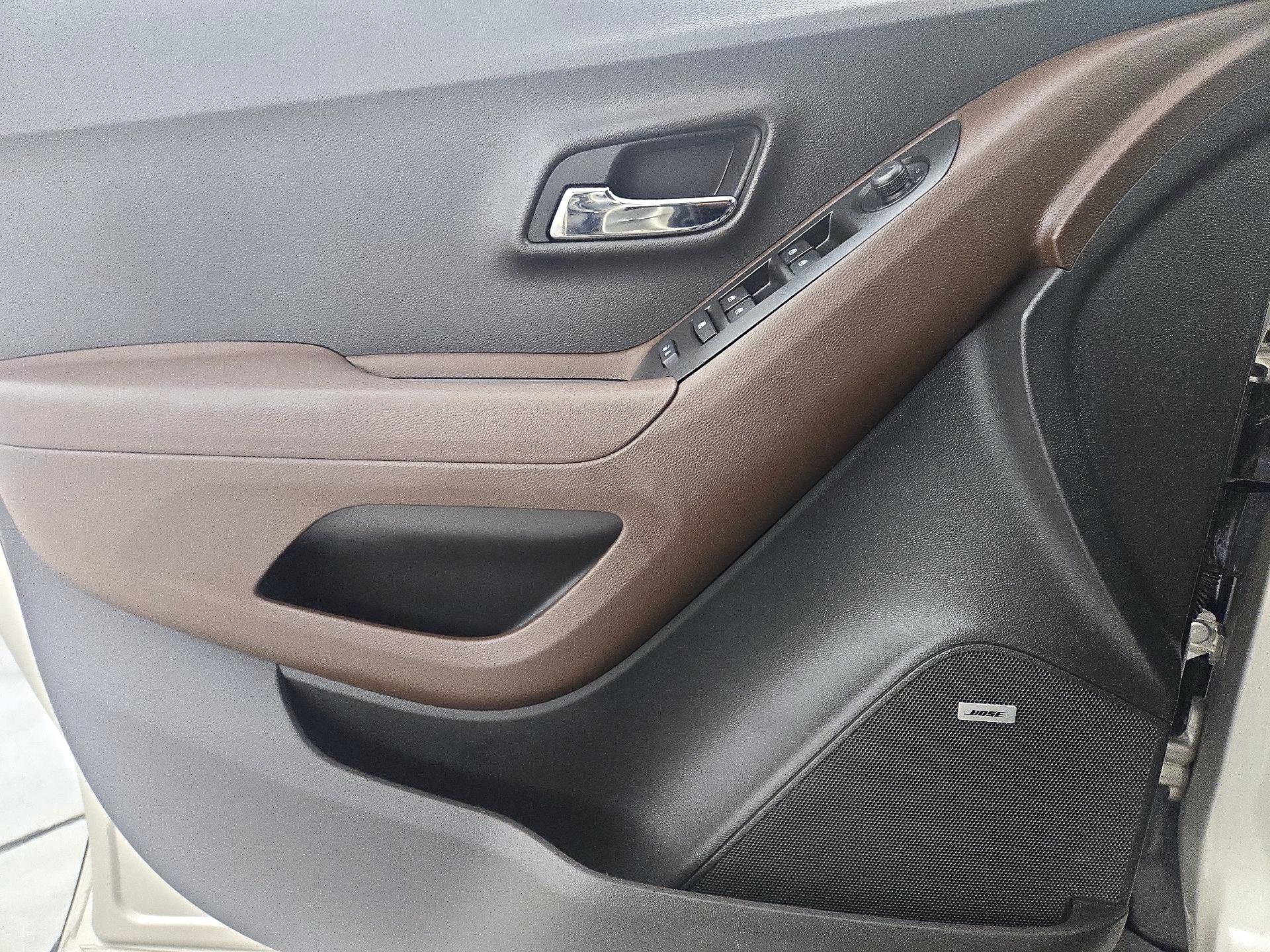 Thumbnail: 2016 Chevrolet Trax - 12