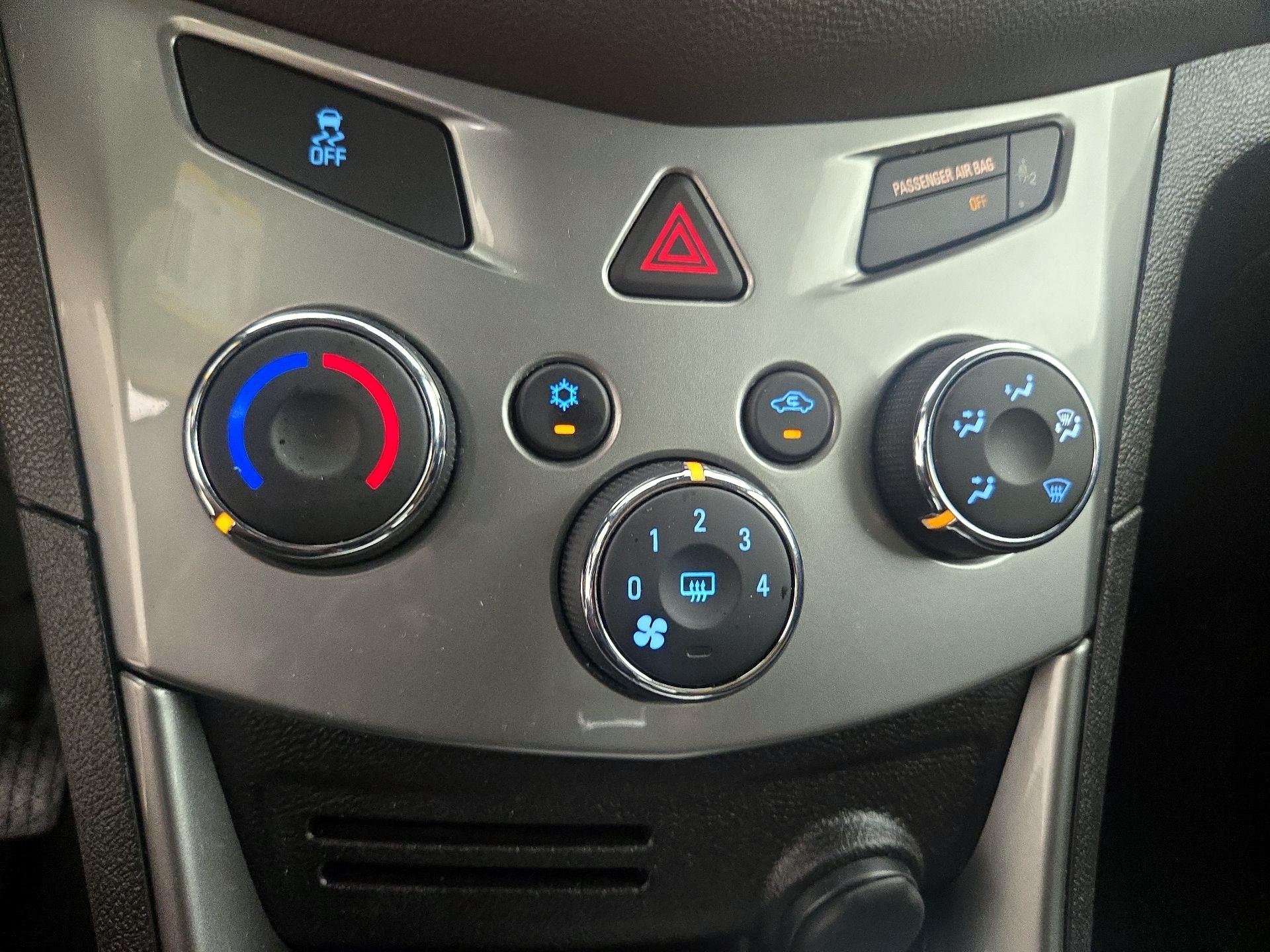 Thumbnail: 2016 Chevrolet Trax - 16