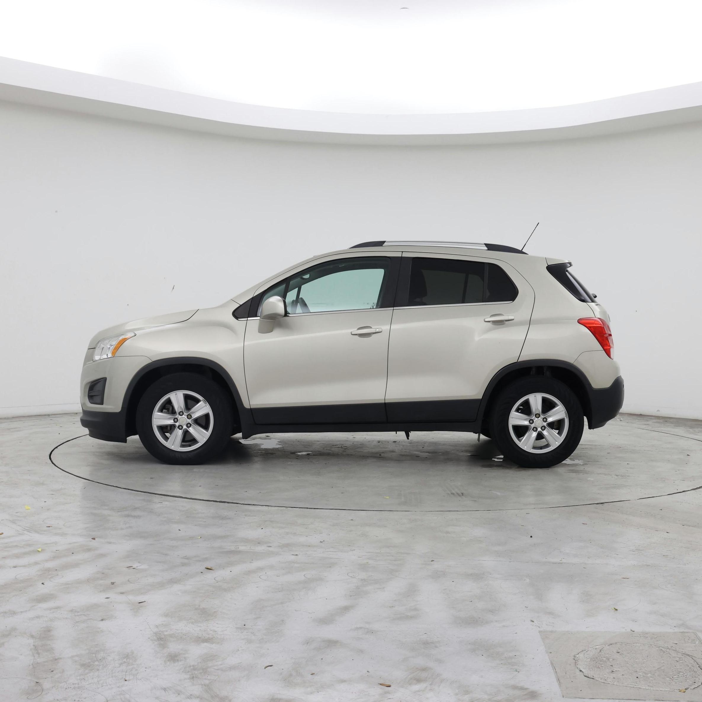 Thumbnail: 2016 Chevrolet Trax - 3