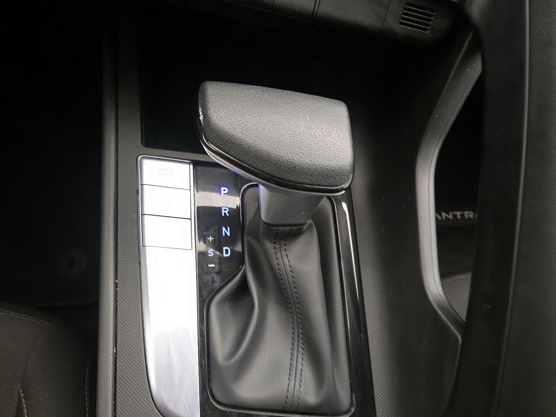 Thumbnail: 2024 Hyundai Elantra - 18