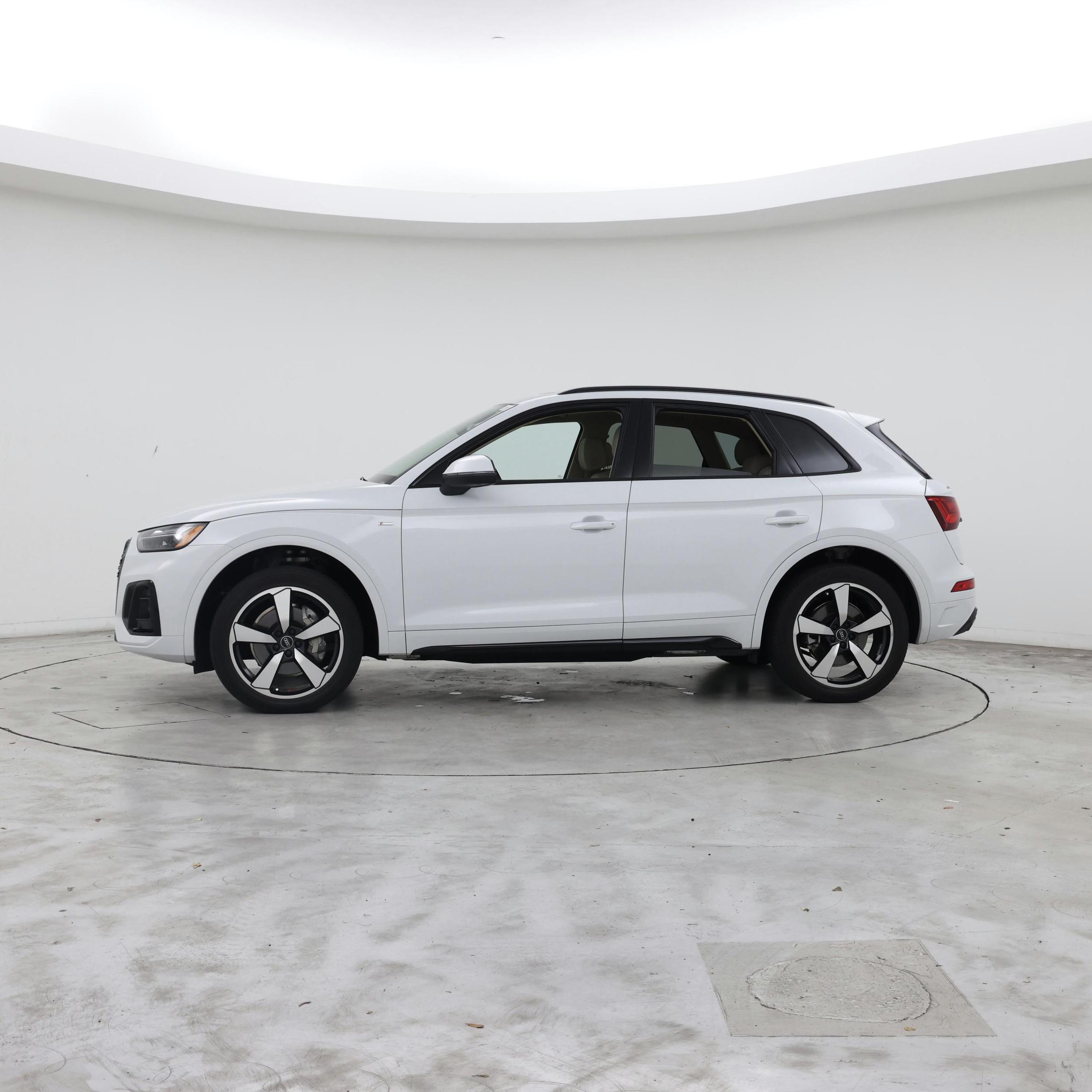 Thumbnail: 2022 Audi Q5 - 3