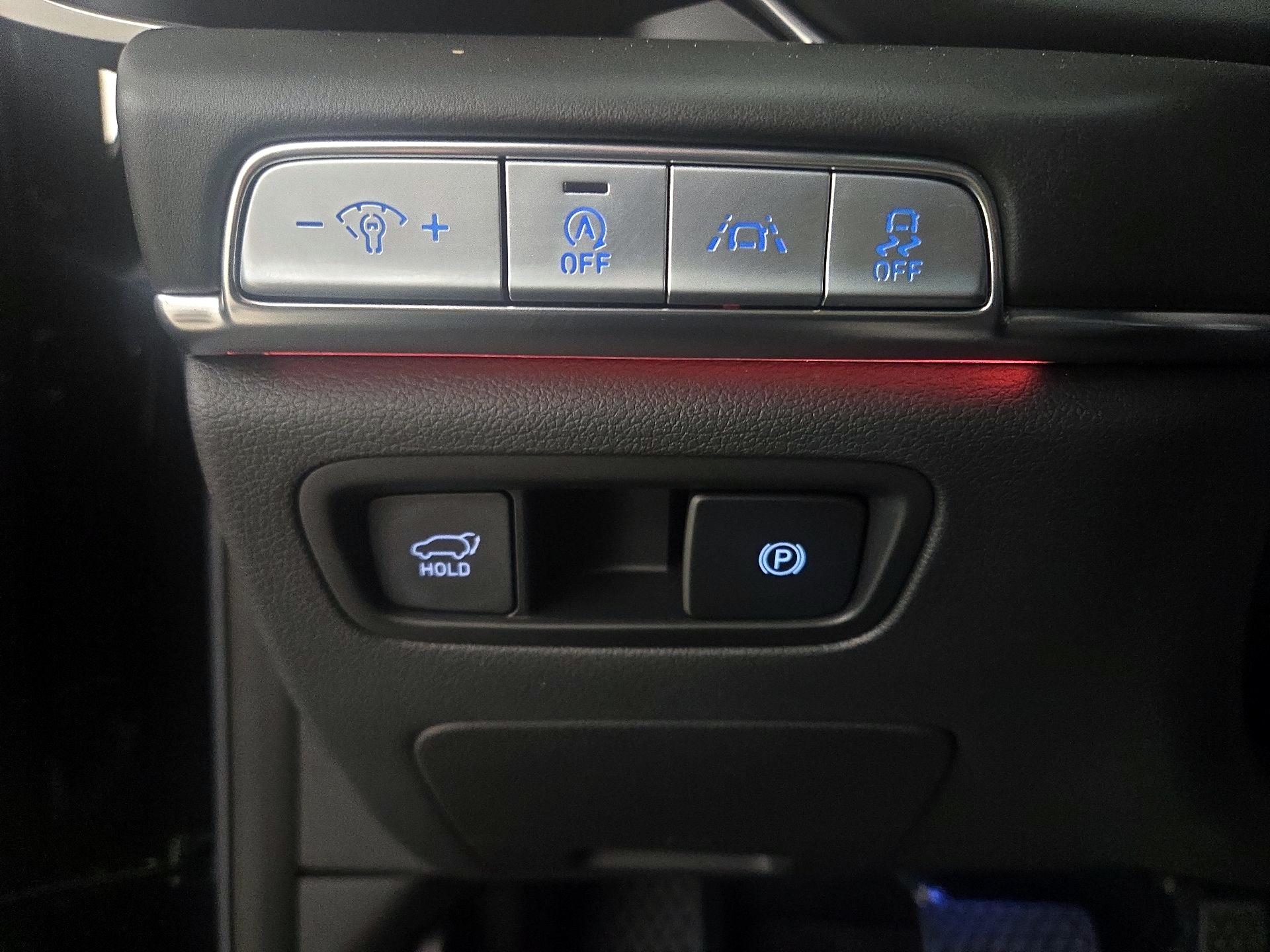 Thumbnail: 2021 Genesis GV80 - 13