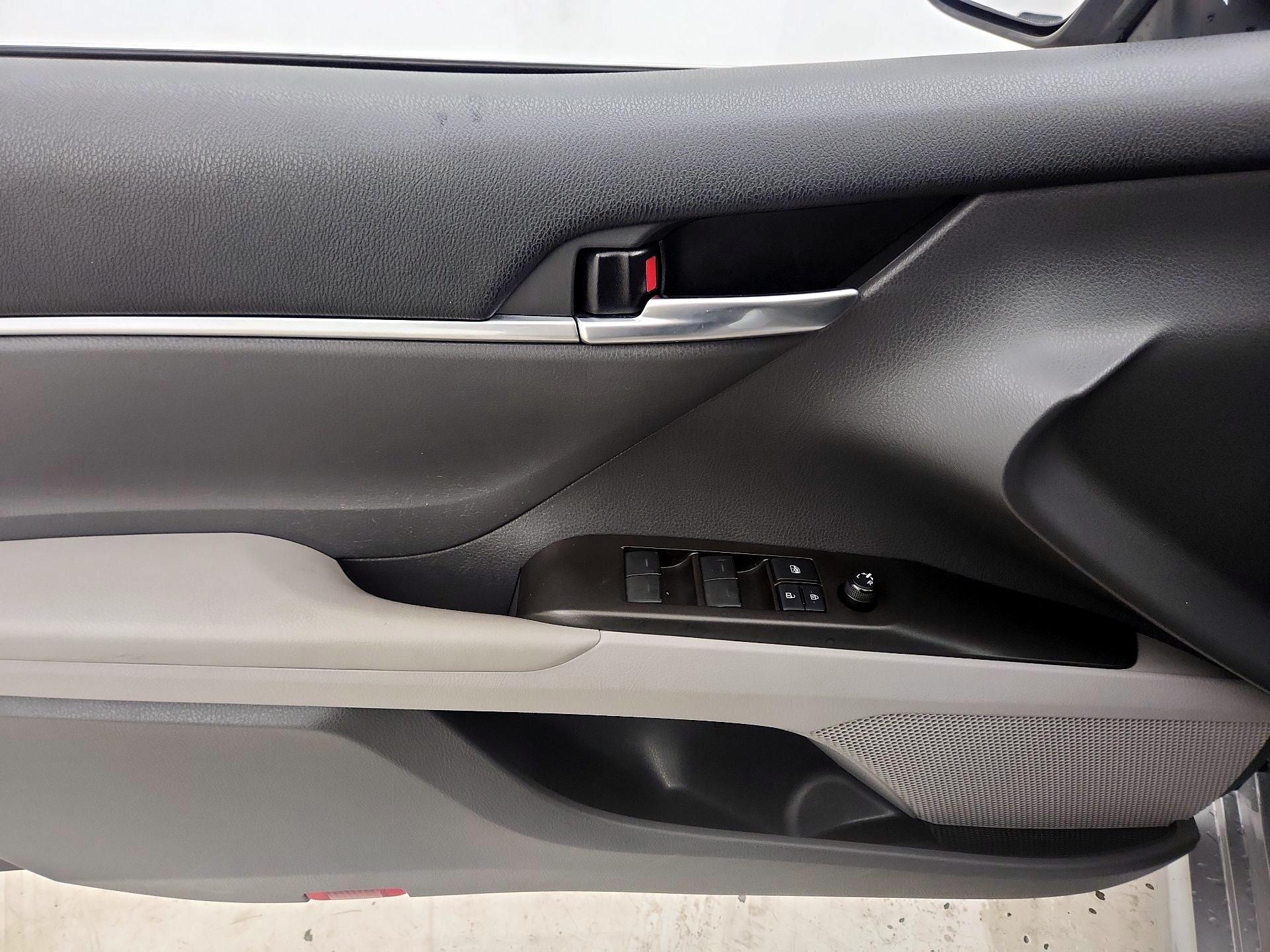 Thumbnail: 2021 Toyota Camry - 12