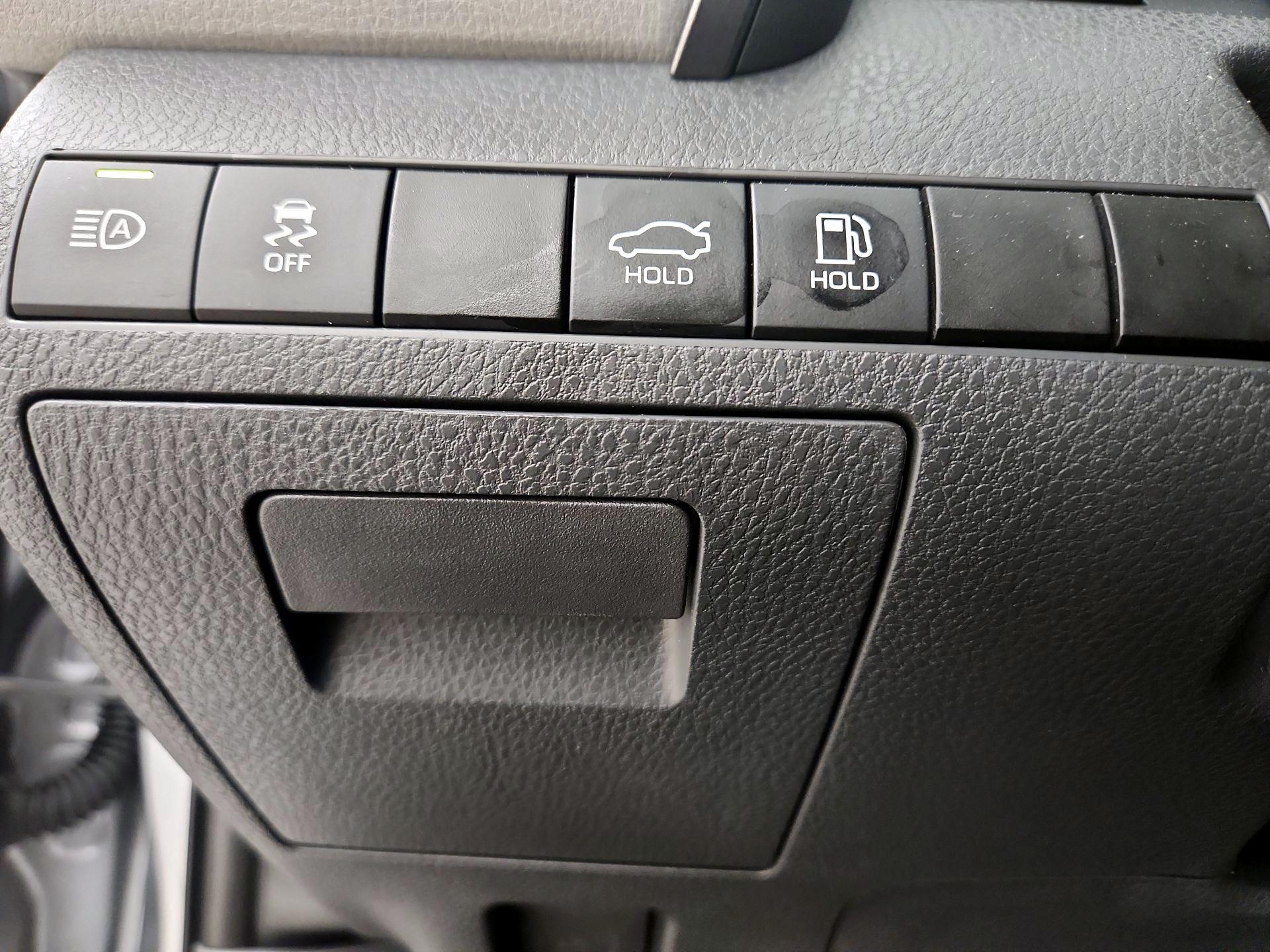 Thumbnail: 2021 Toyota Camry - 13