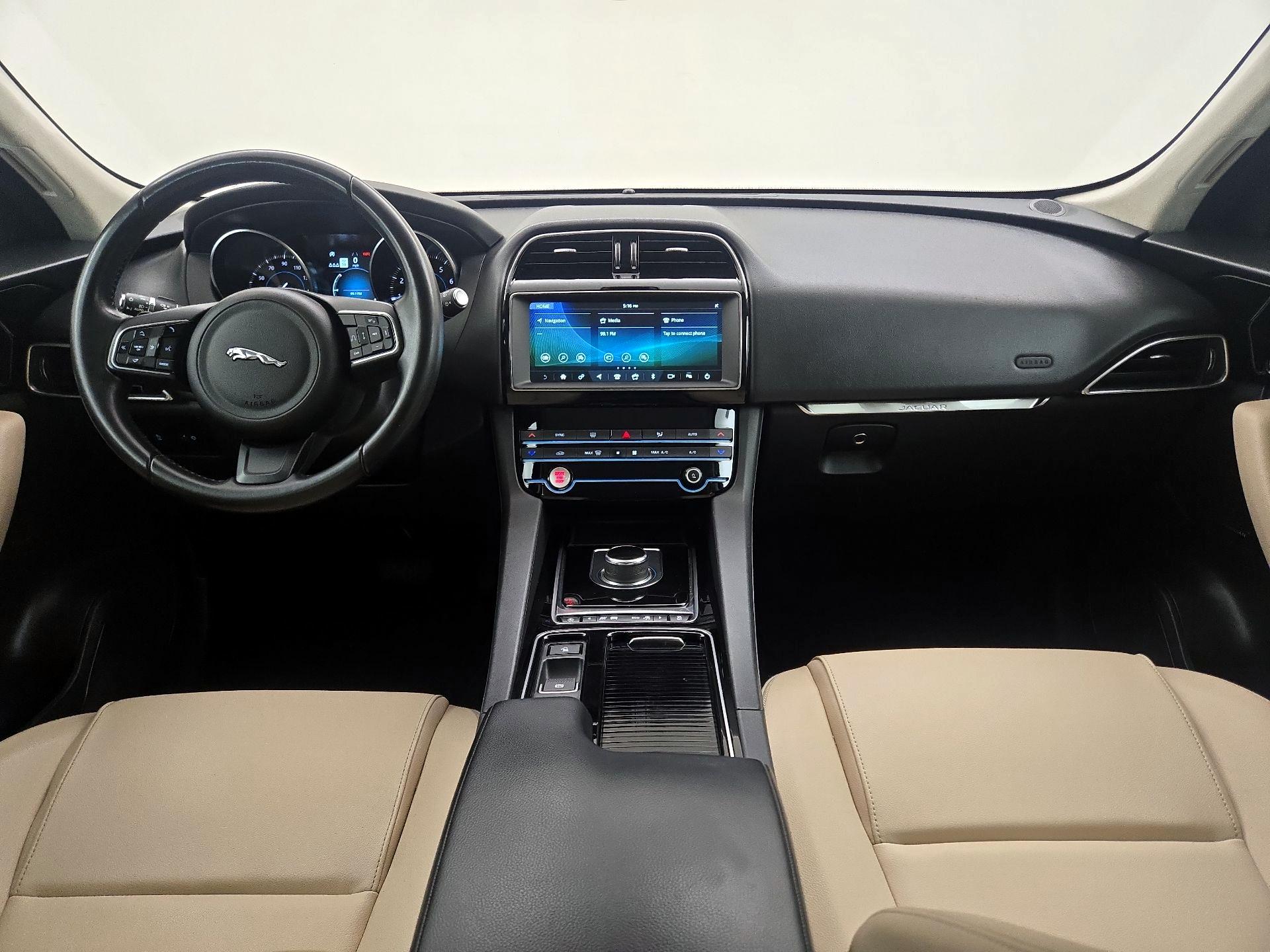 Thumbnail: 2020 Jaguar F-Pace - 9