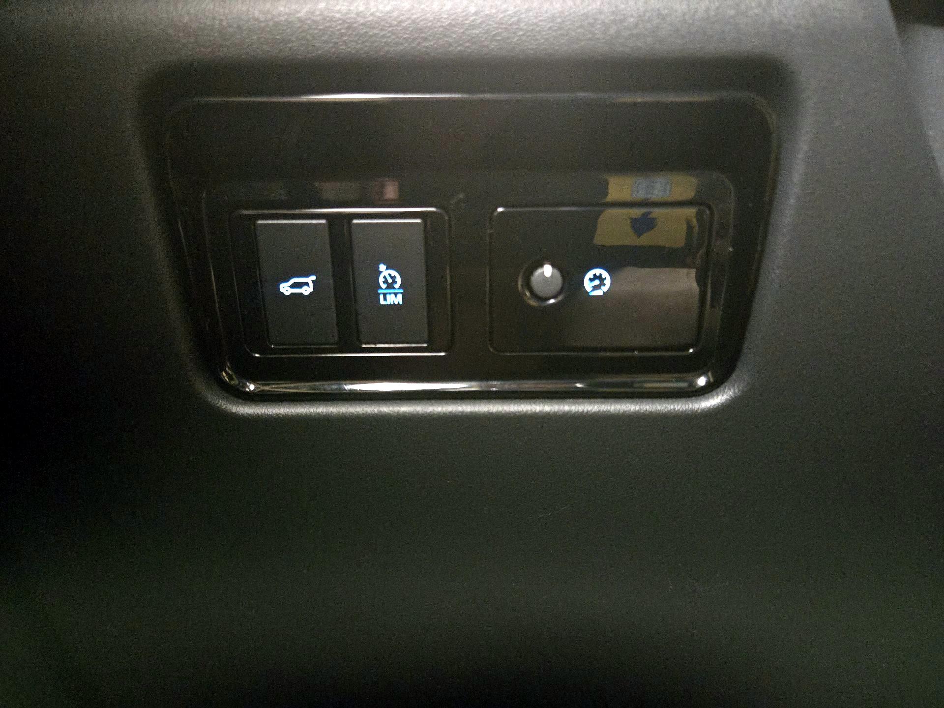 Thumbnail: 2020 Jaguar F-Pace - 13