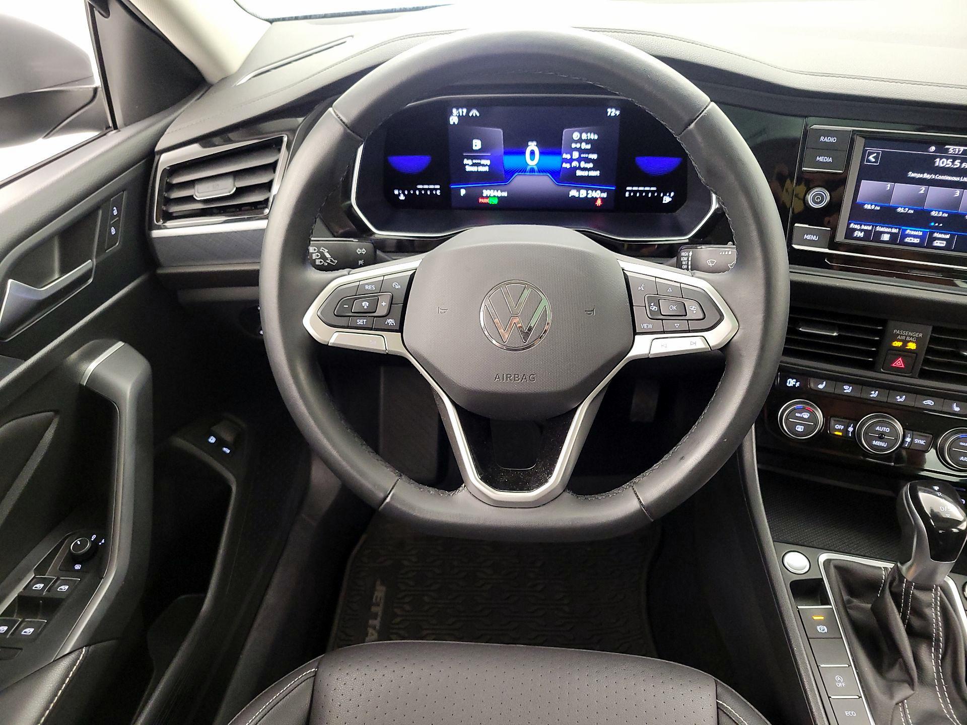 Thumbnail: 2022 Volkswagen Jetta - 10