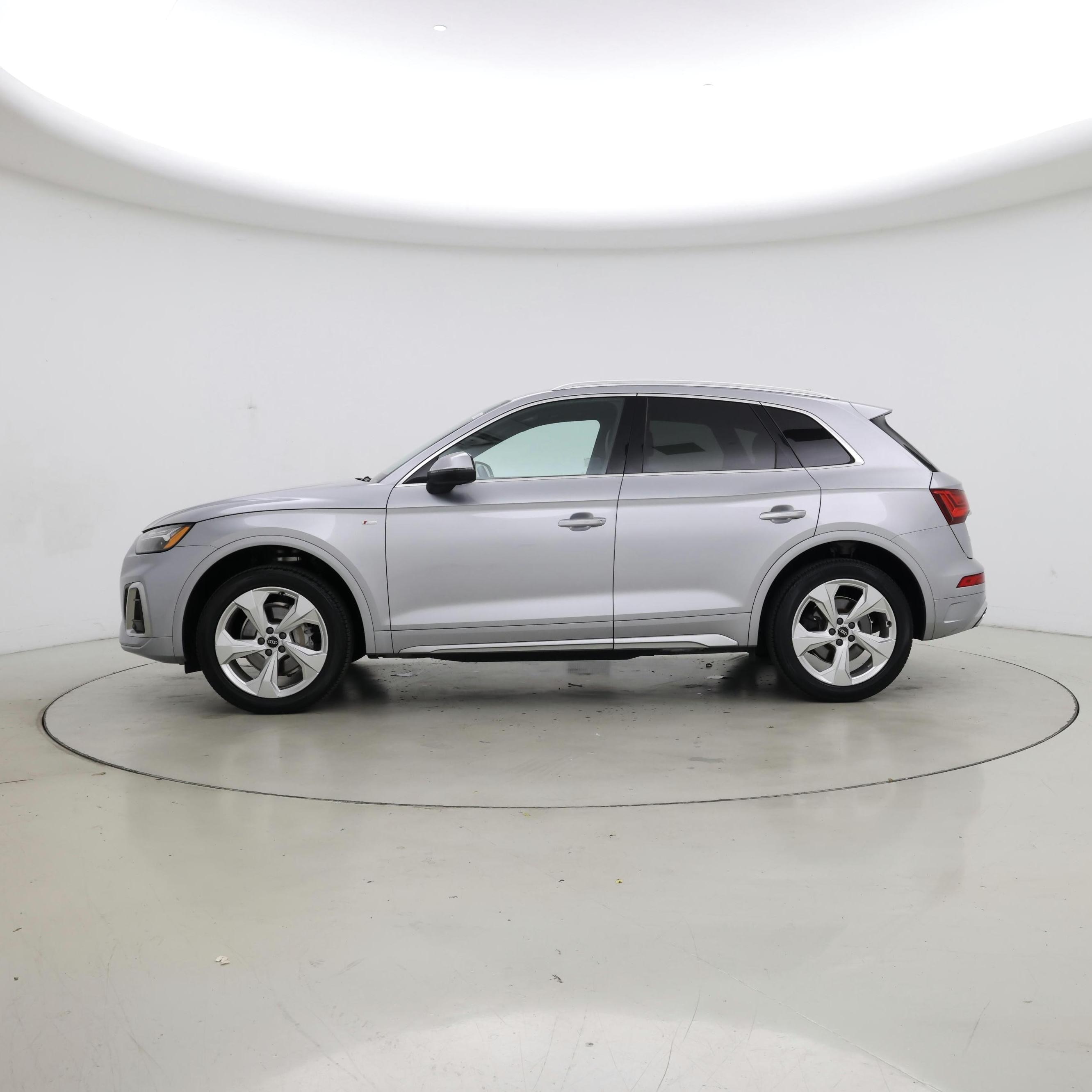 Thumbnail: 2022 Audi Q5 - 3