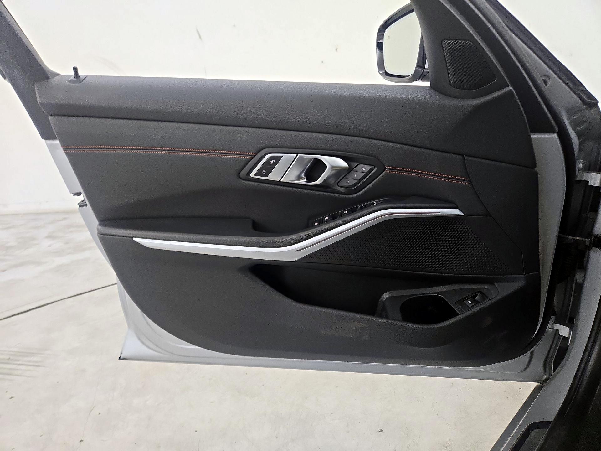 Thumbnail: 2020 BMW 3 Series - 12