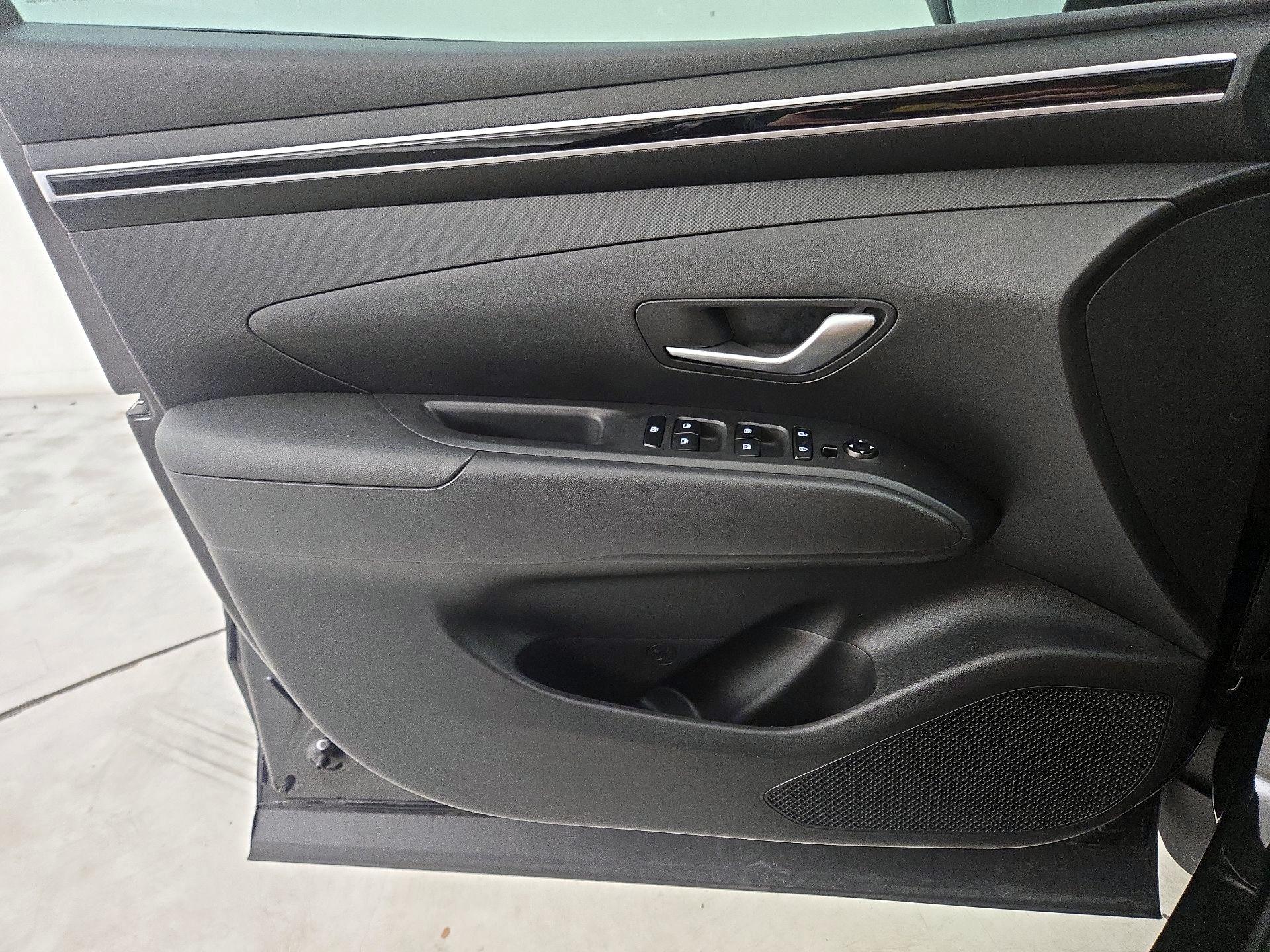 Thumbnail: 2023 Hyundai Santa Cruz - 12