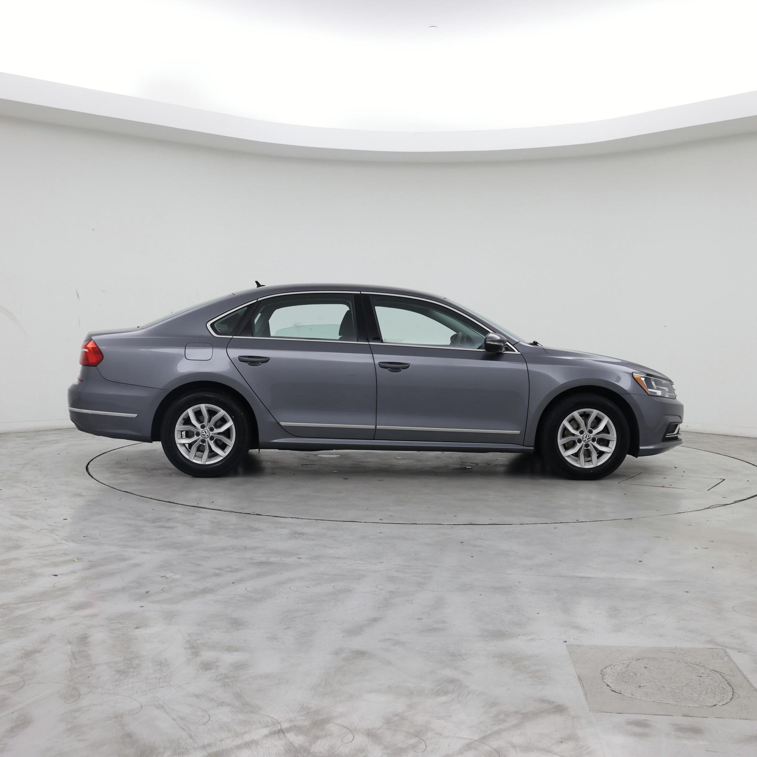 Thumbnail: 2016 Volkswagen Passat - 7