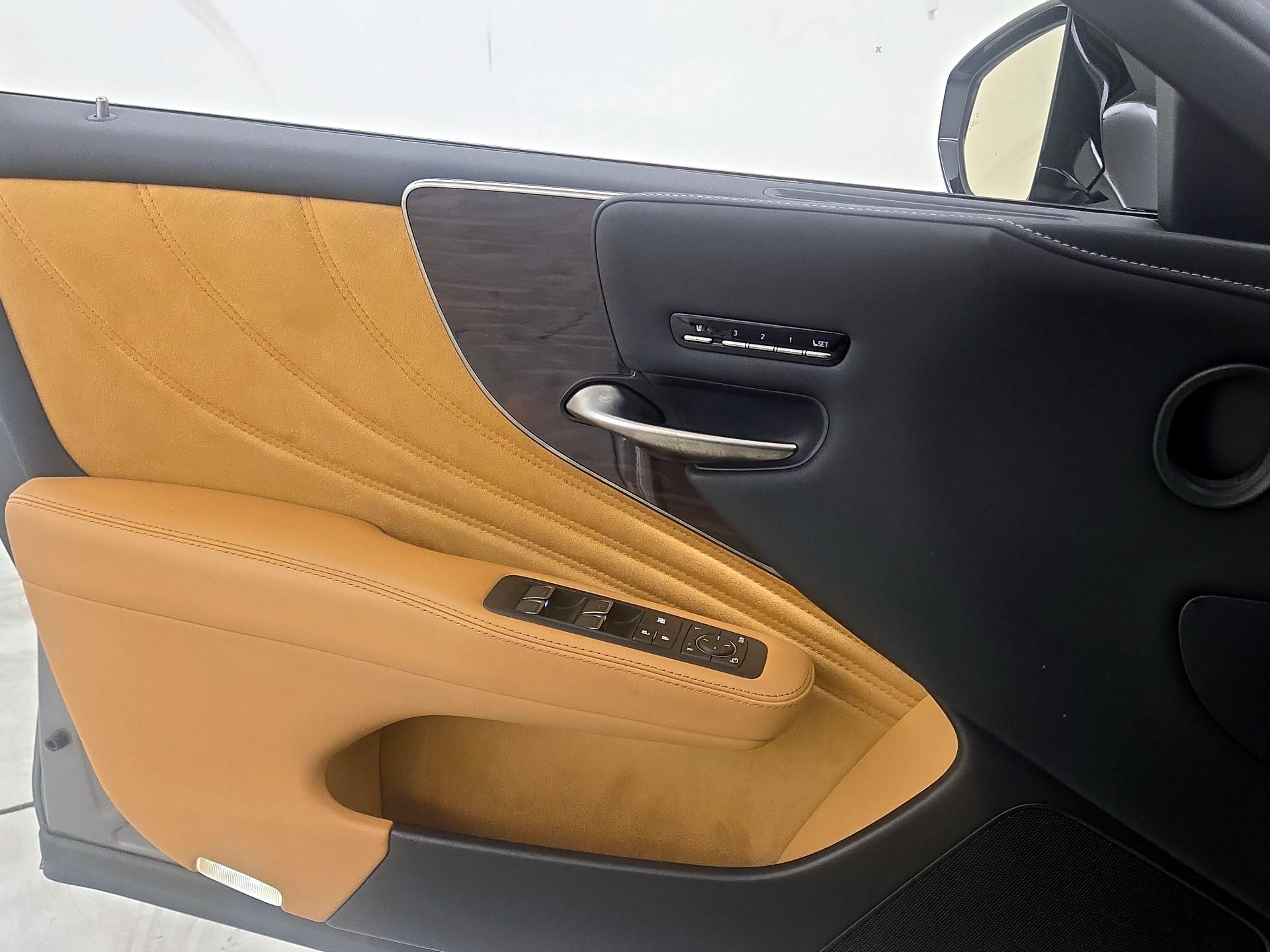 Thumbnail: 2021 Lexus LS - 12