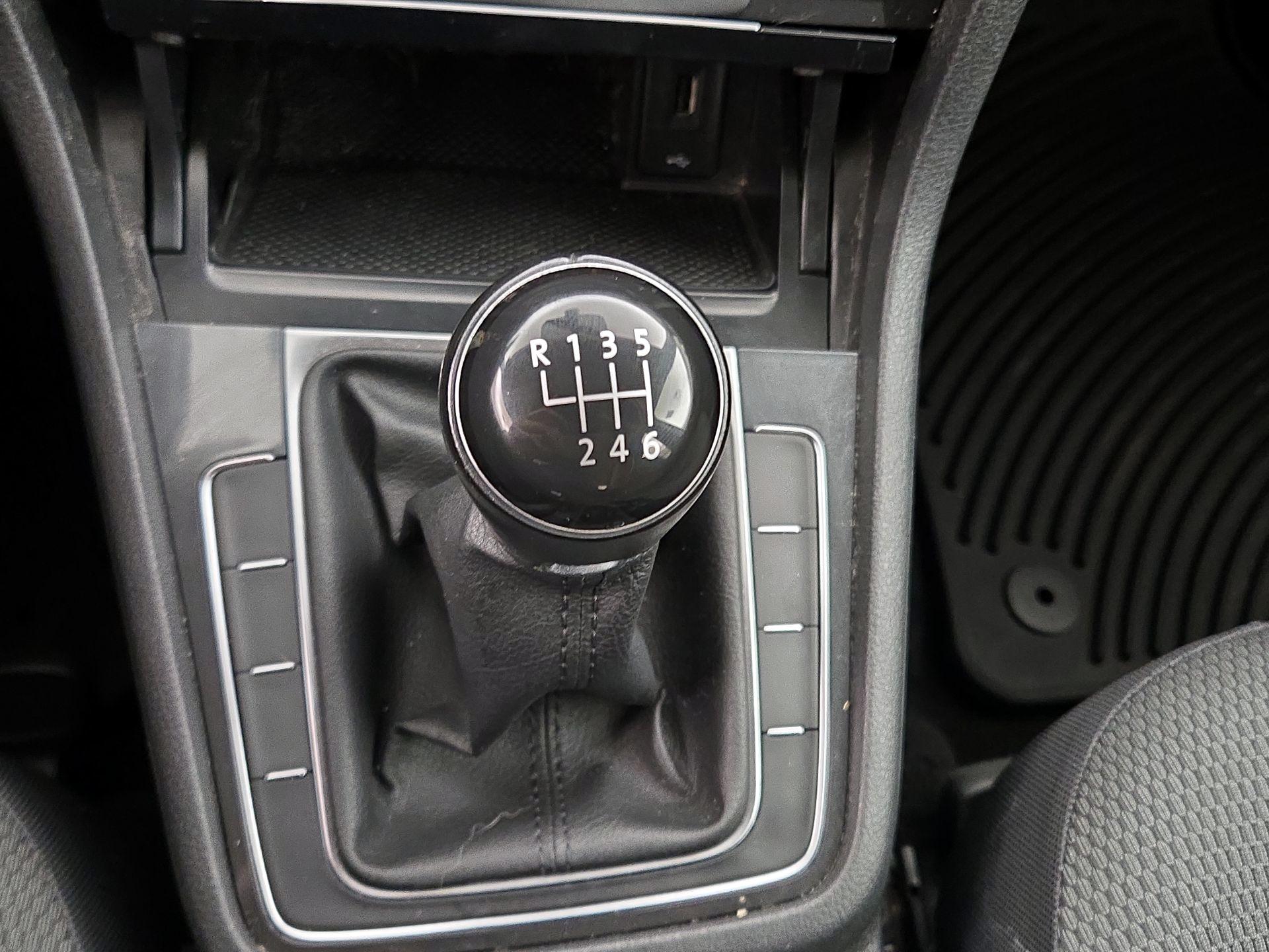 Thumbnail: 2019 Volkswagen Golf - 17