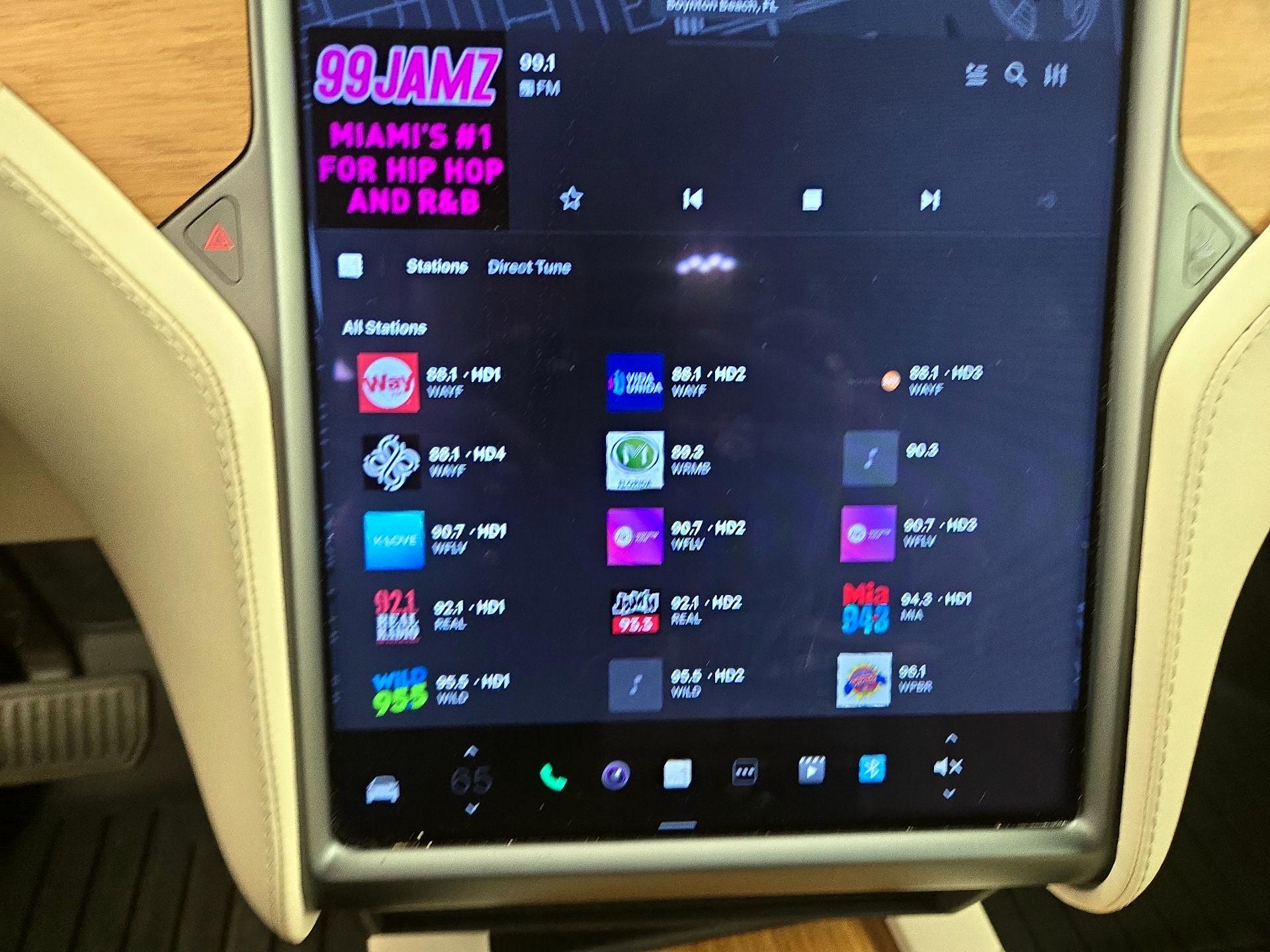 Thumbnail: 2019 Tesla Model X - 16