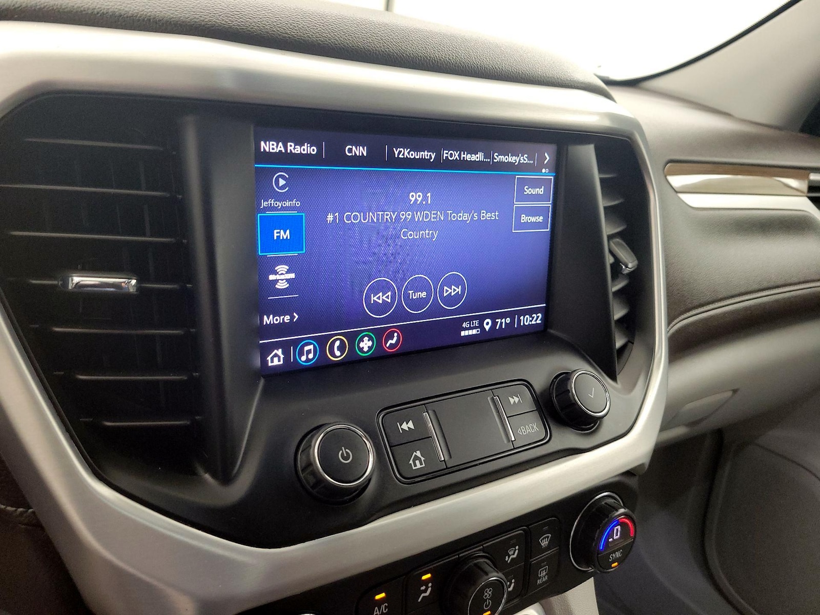 2021 GMC Acadia SLE - Photo 14