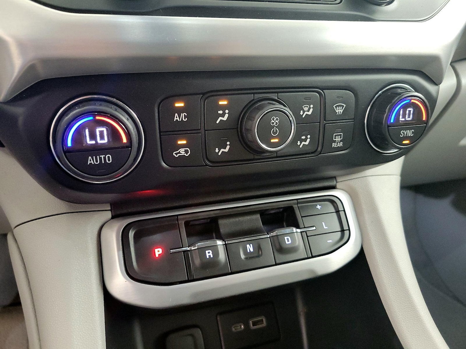 2021 GMC Acadia SLE - Photo 15