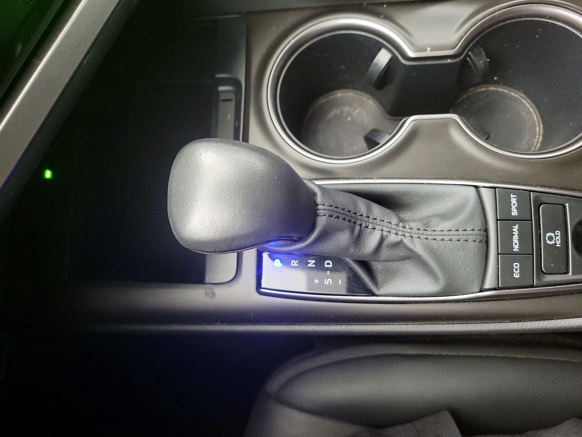 Thumbnail: 2023 Toyota Camry - 17
