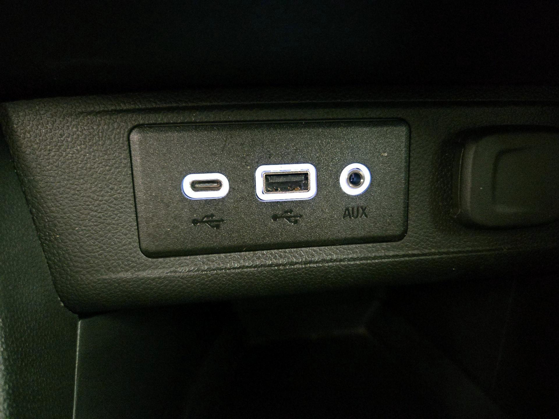 Thumbnail: 2021 Buick Encore GX - 18