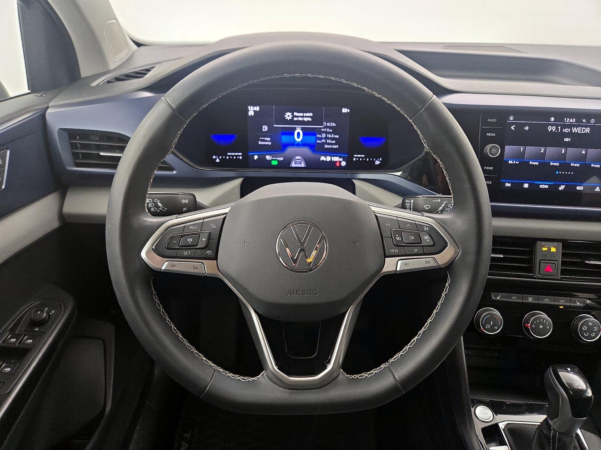 Thumbnail: 2023 Volkswagen Taos - 10