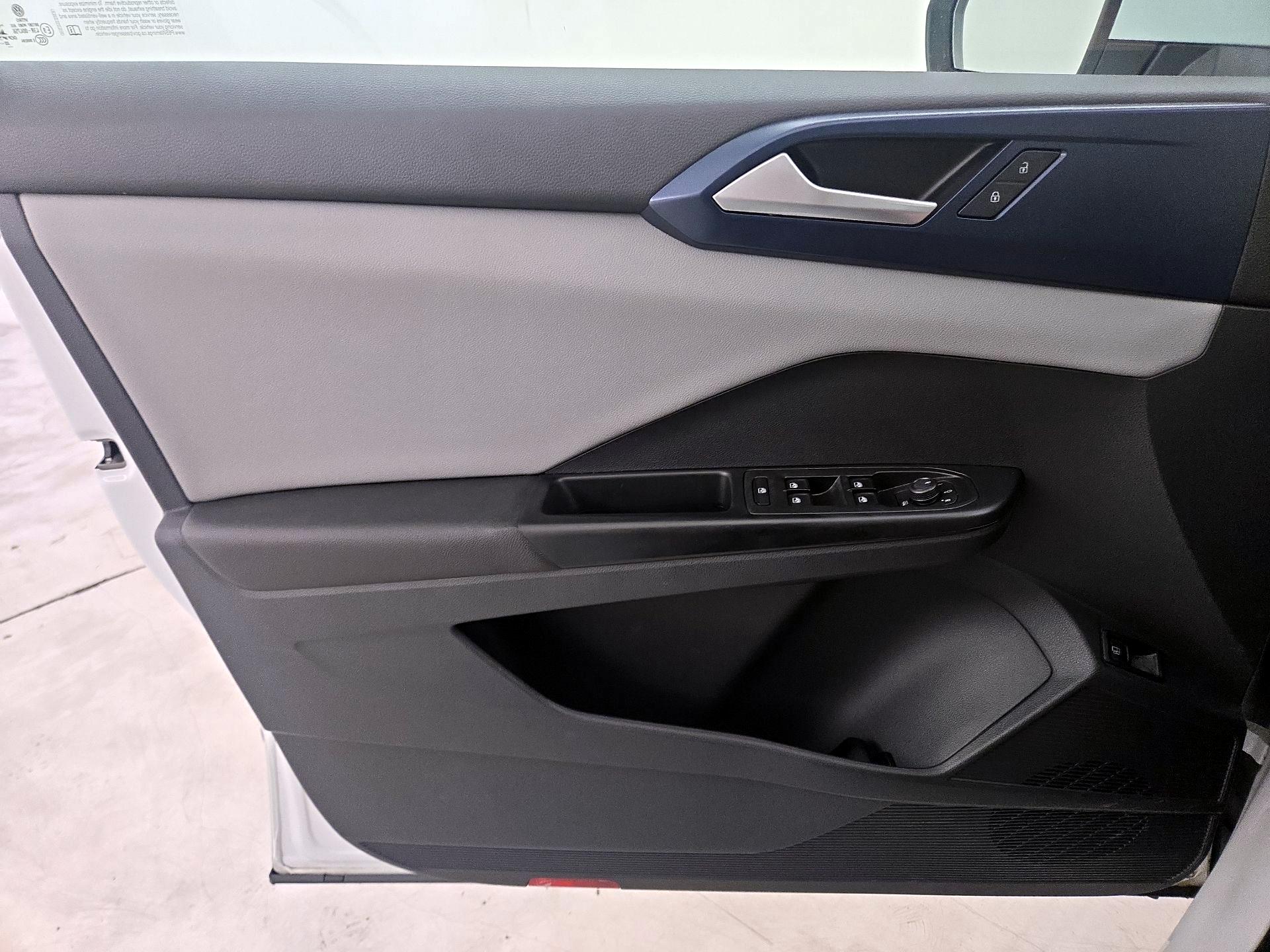 Thumbnail: 2023 Volkswagen Taos - 12