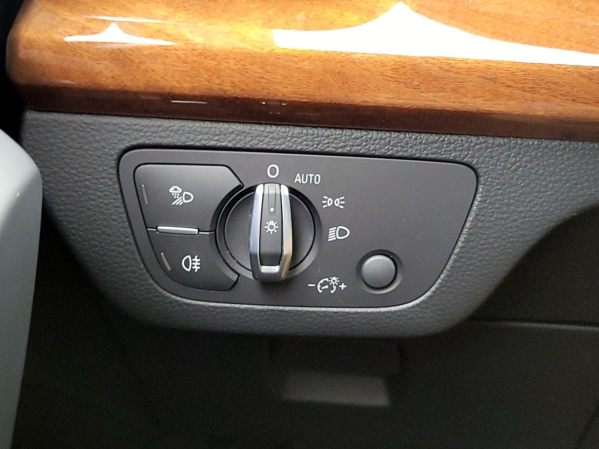 Thumbnail: 2022 Audi Q5 - 13