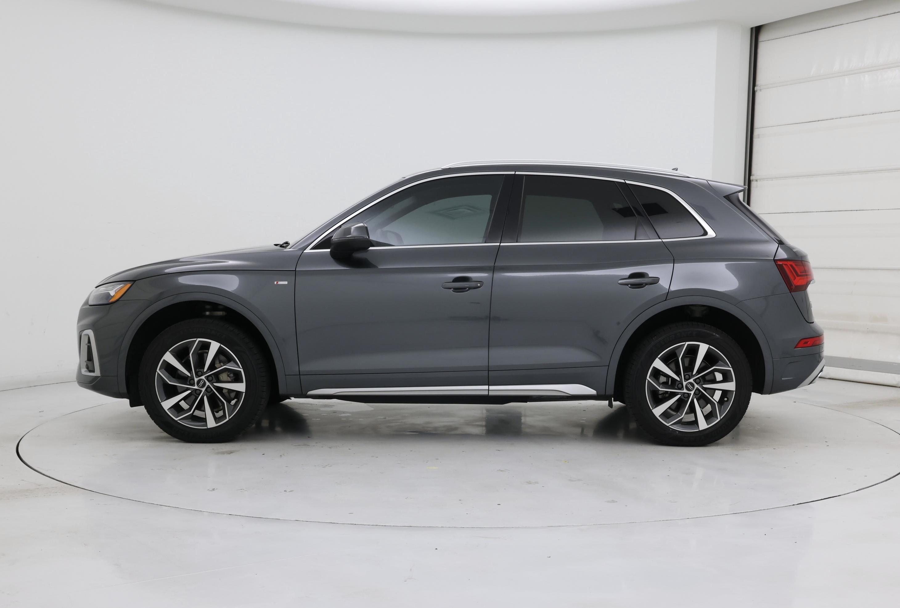 Thumbnail: 2022 Audi Q5 - 3