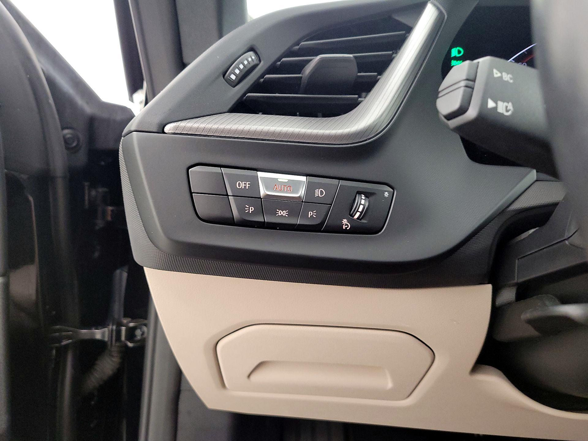 Thumbnail: 2024 BMW 2 Series - 13