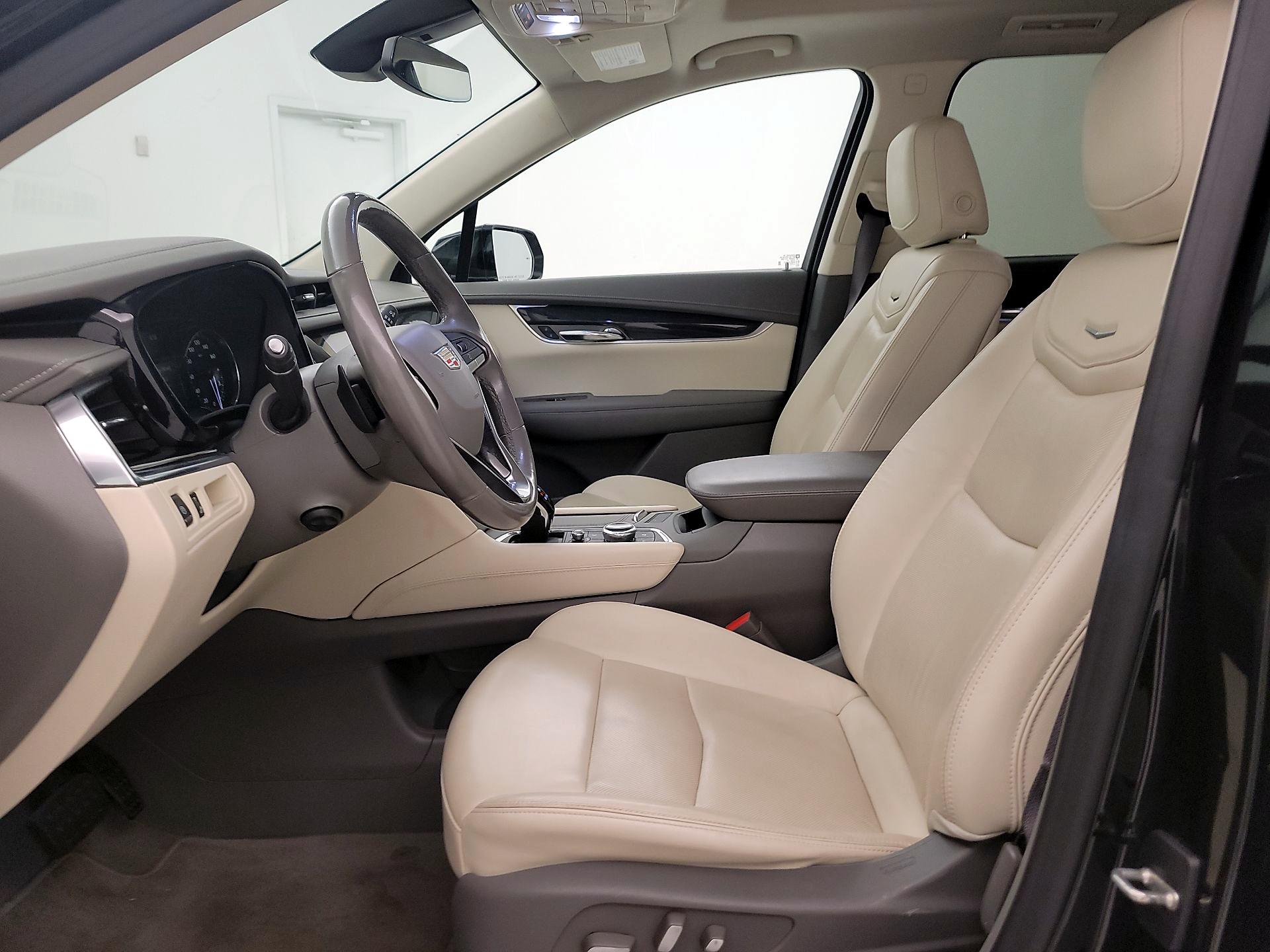 Thumbnail: 2020 Cadillac XT6 - 11