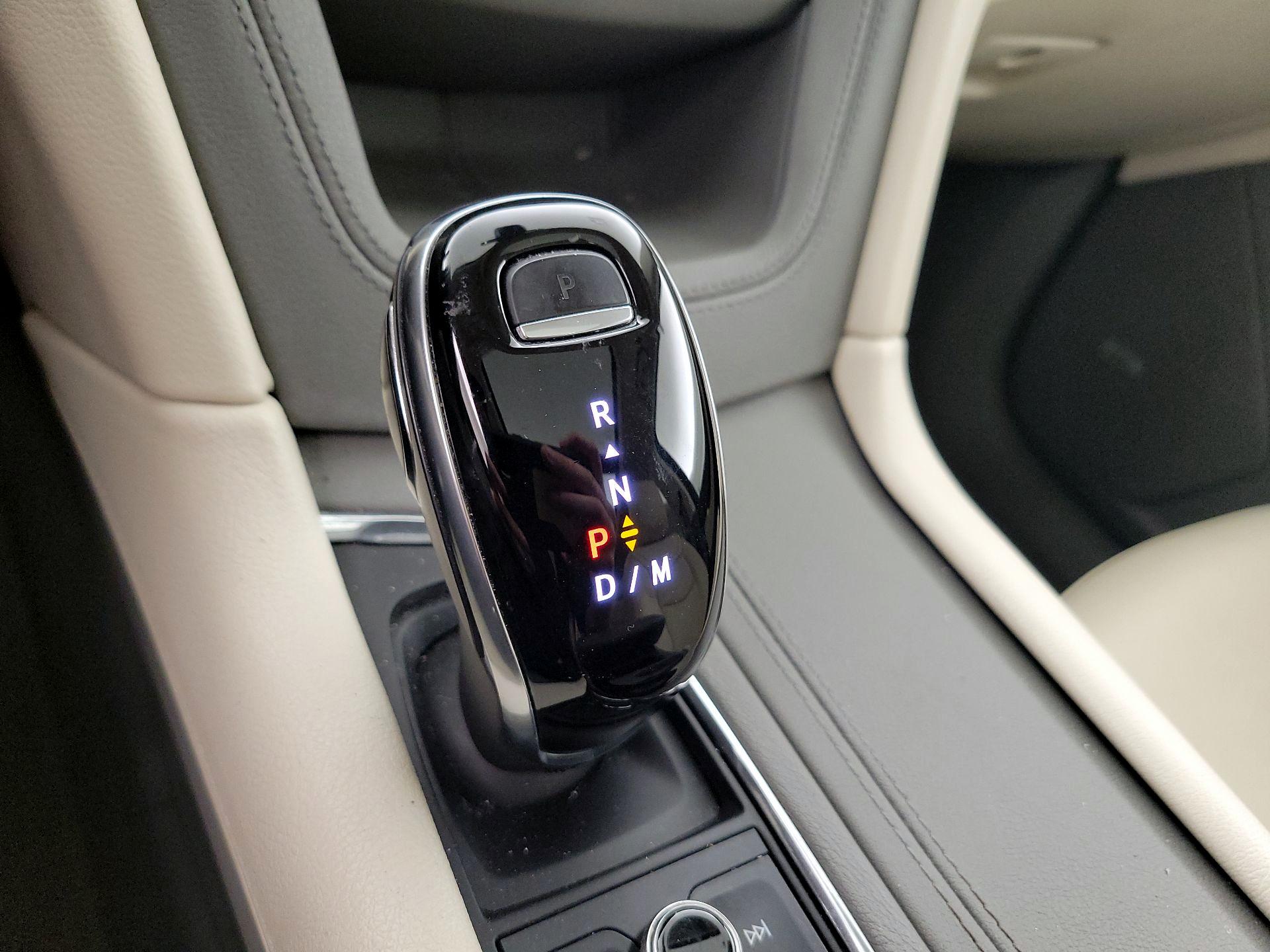 Thumbnail: 2020 Cadillac XT6 - 17