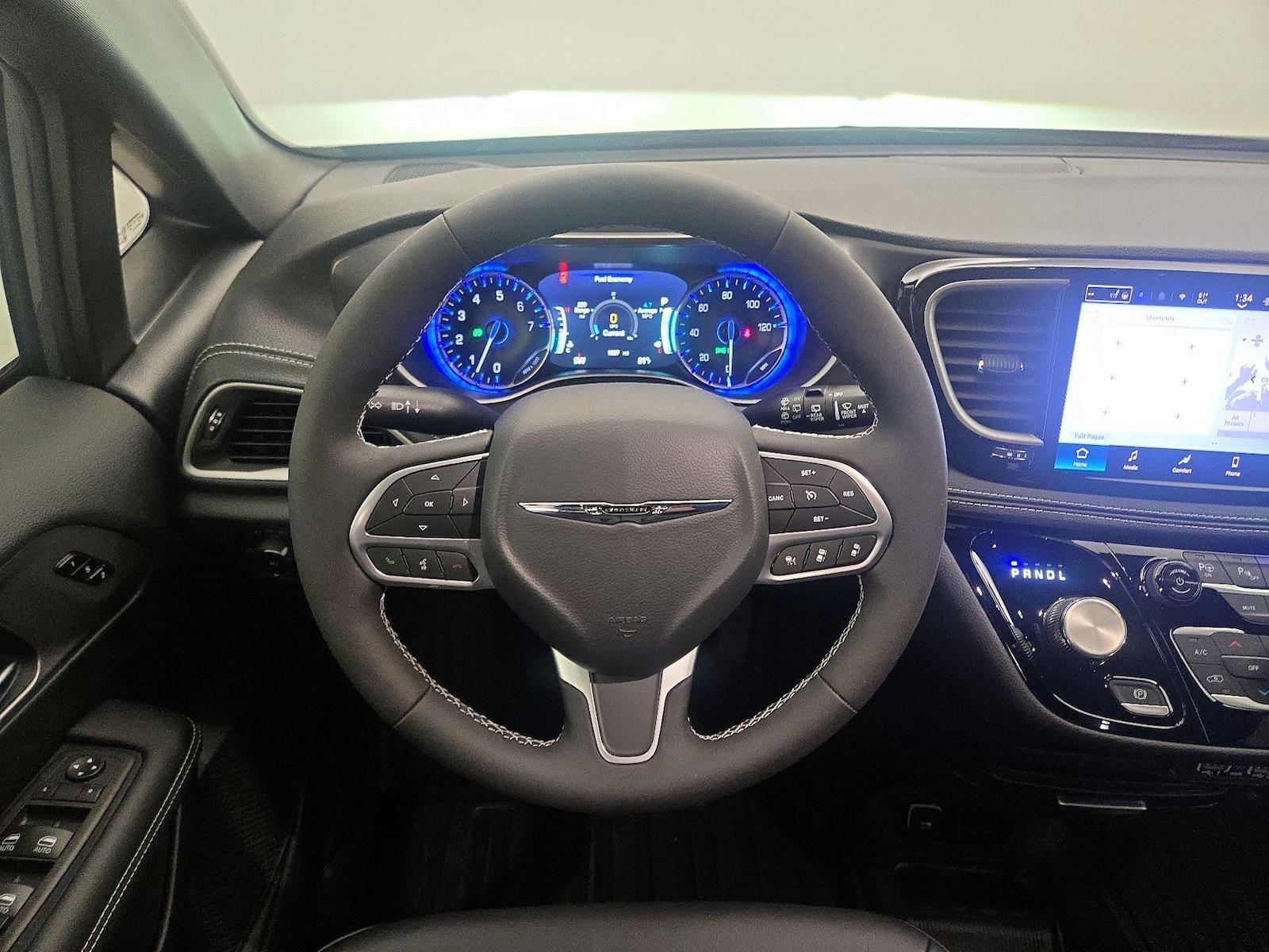 2025 Chrysler Pacifica Select - Photo 11